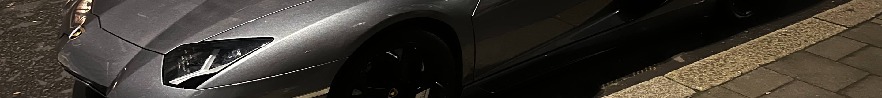 Lamborghini Aventador LP700-4