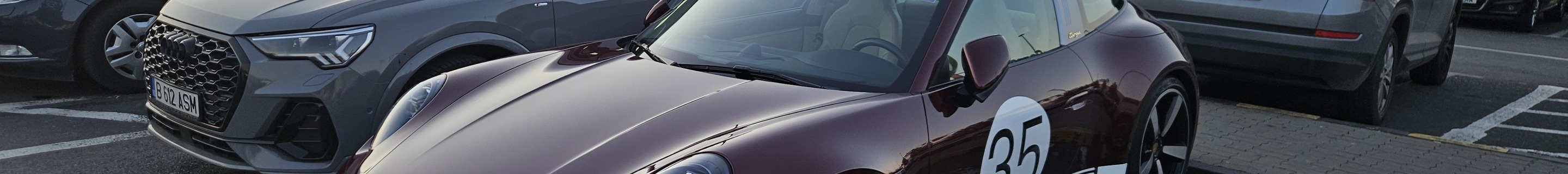 Porsche 992 Targa 4S Heritage Design Edition