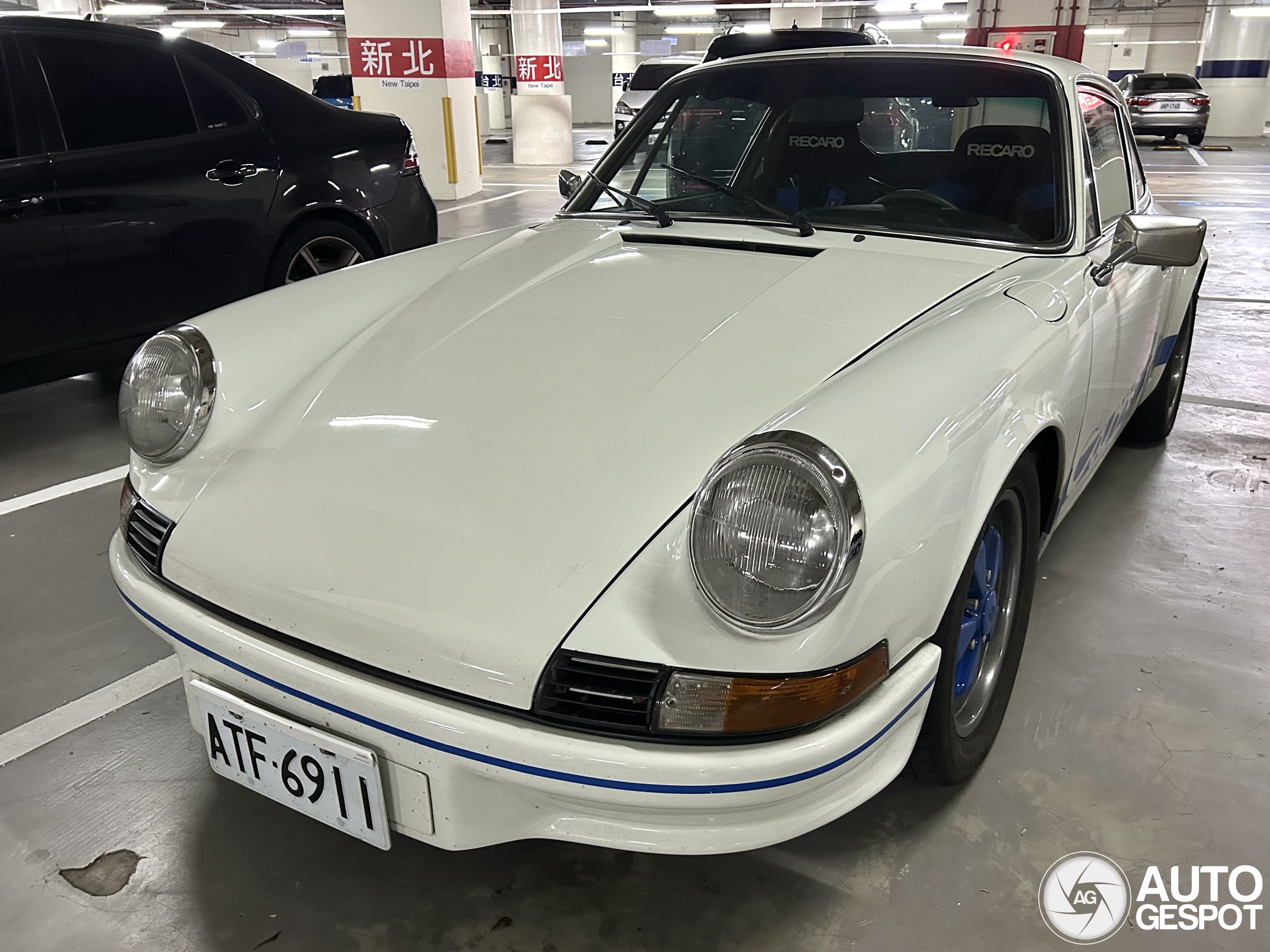 Porsche 911 Carrera RS 2.7 Lightweight