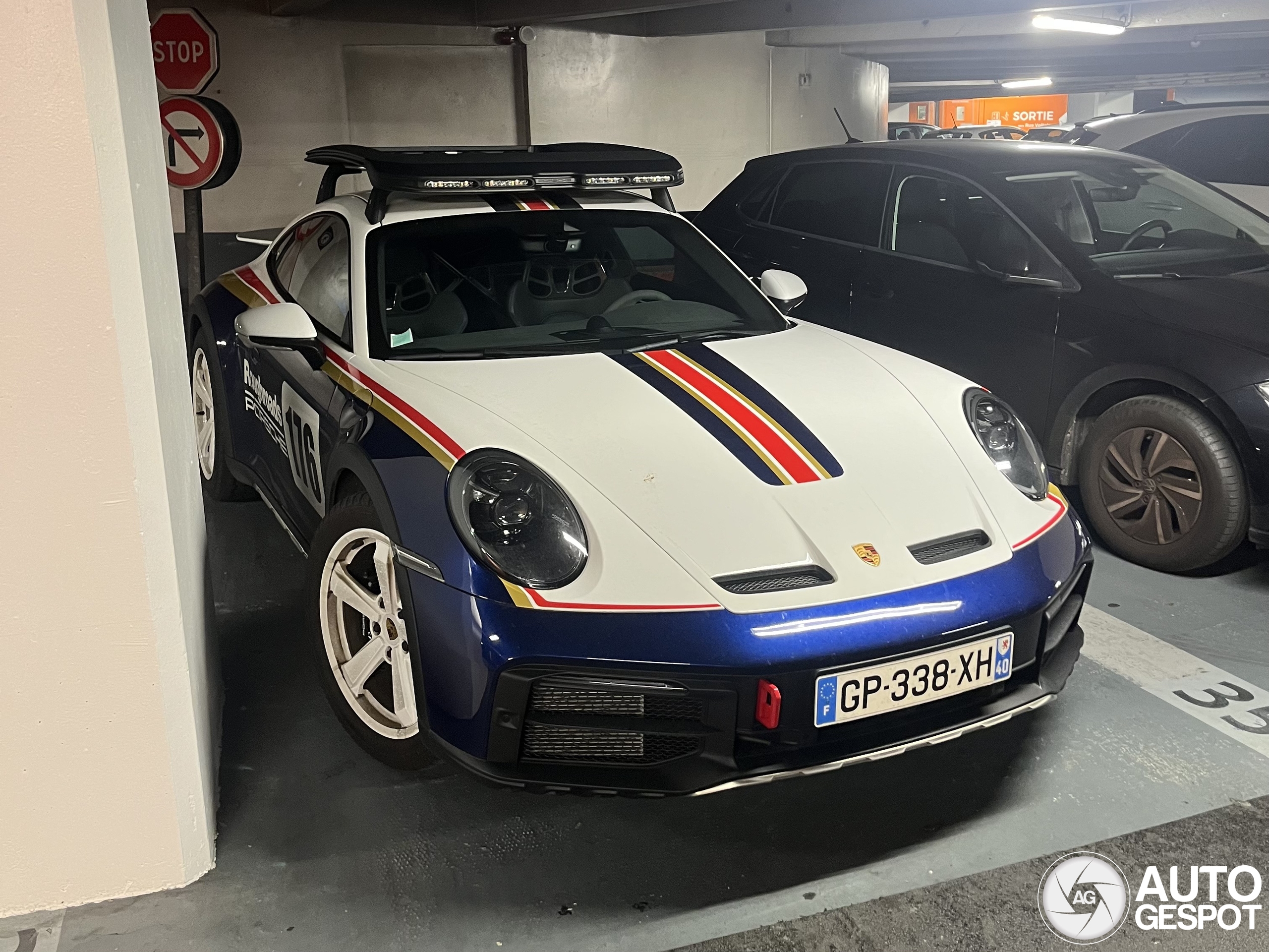 Porsche 992 Dakar