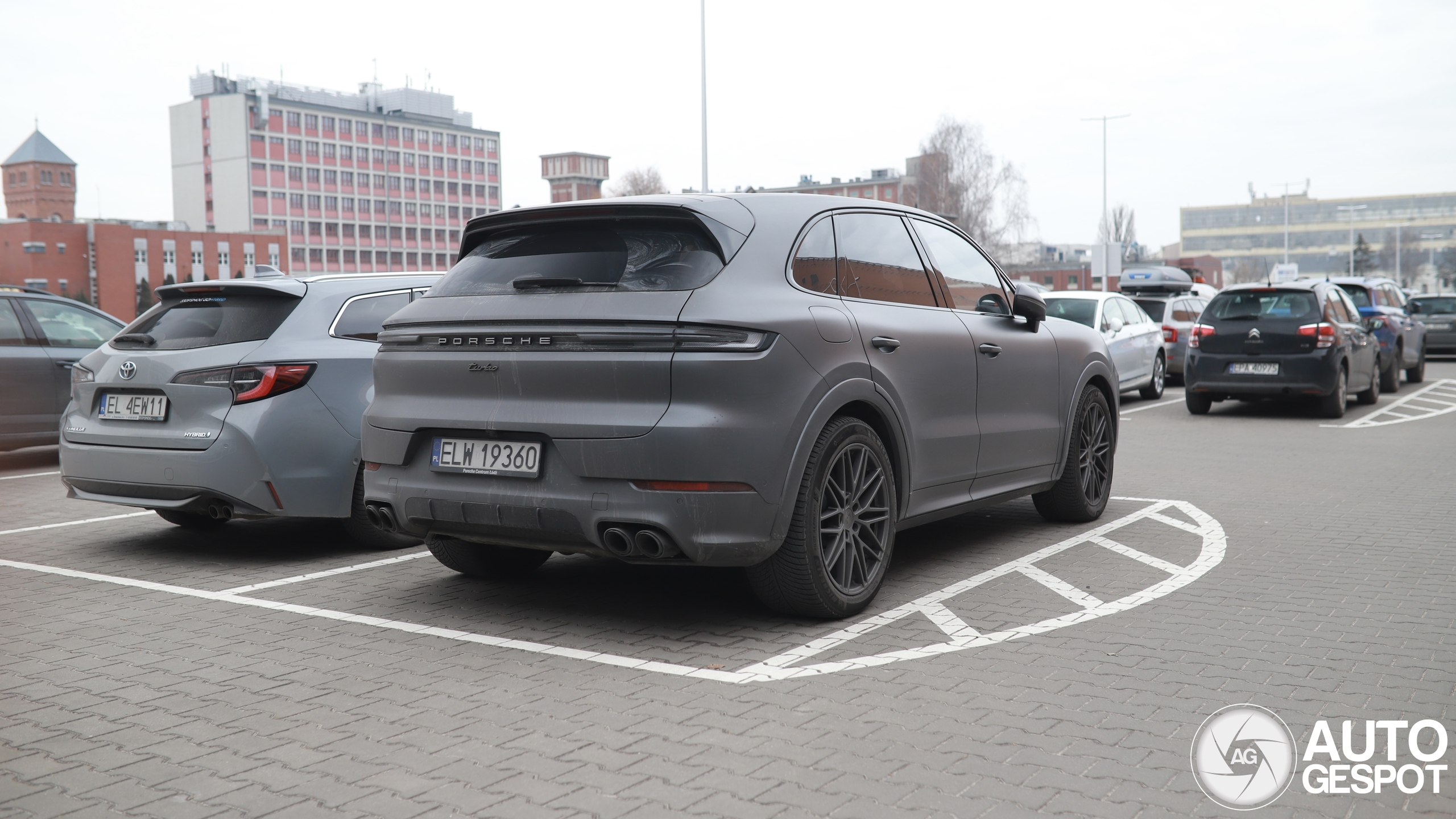 Porsche 9YA Cayenne Turbo E-Hybrid