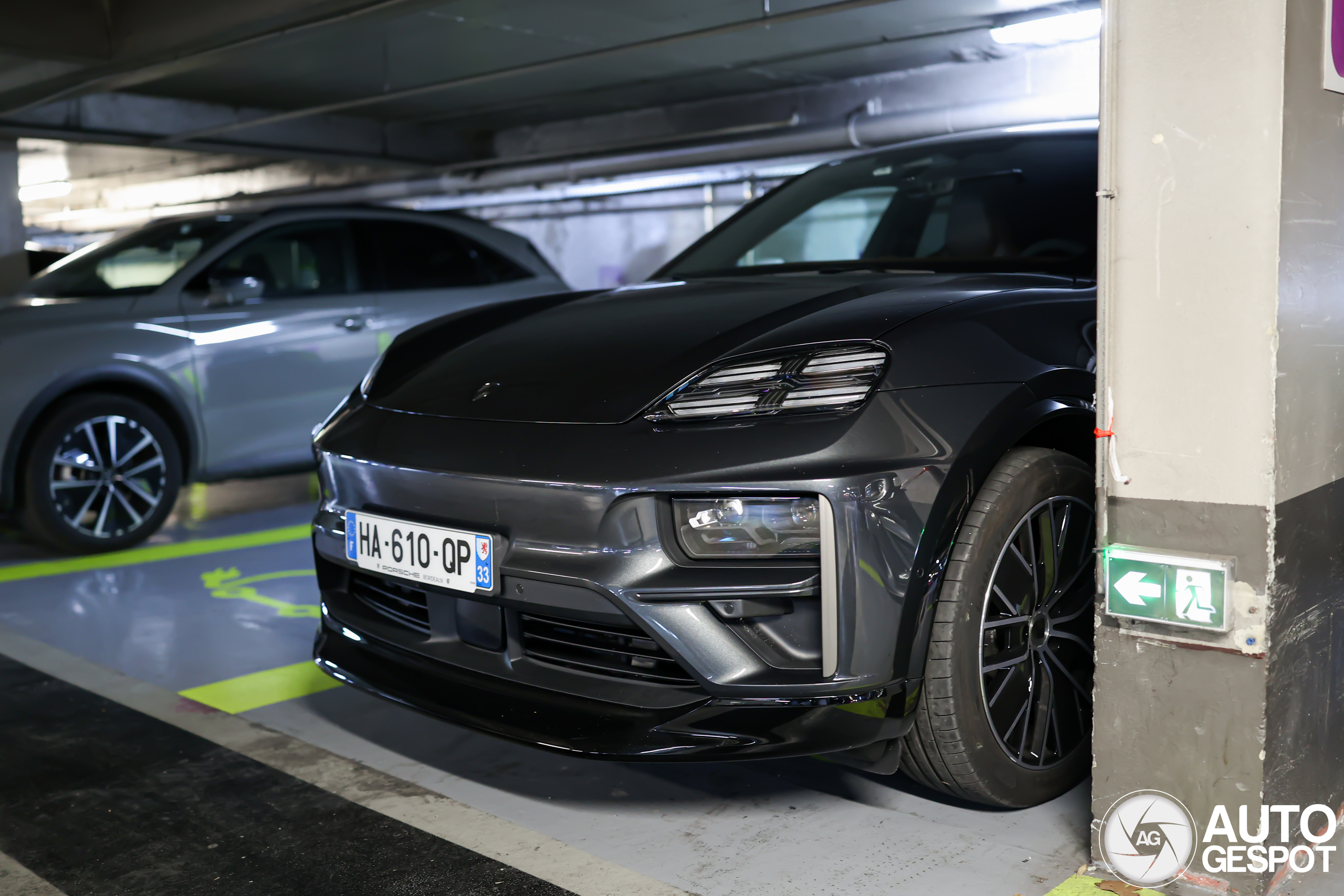 Porsche Macan EV Turbo