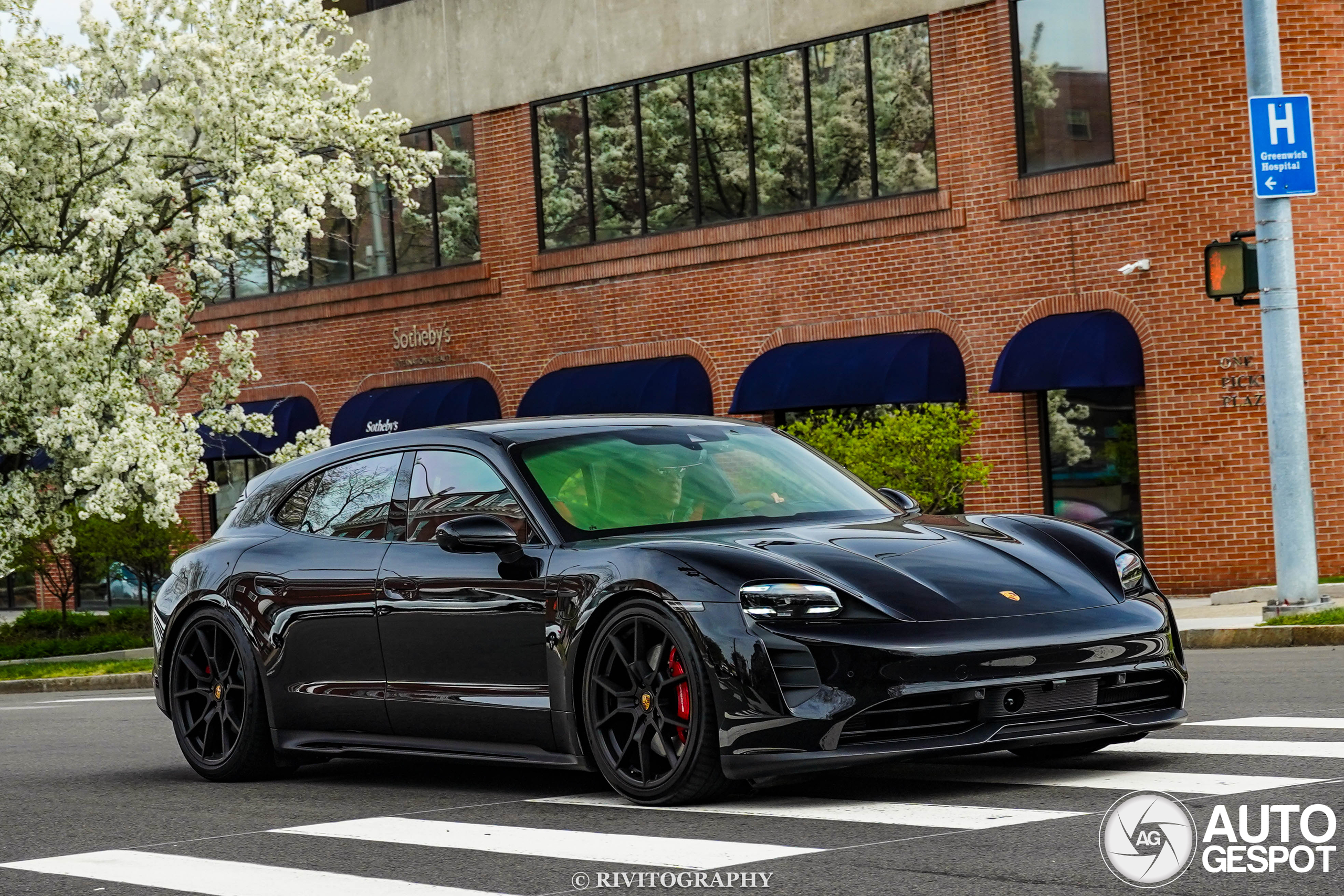 Porsche Taycan GTS Sport Turismo