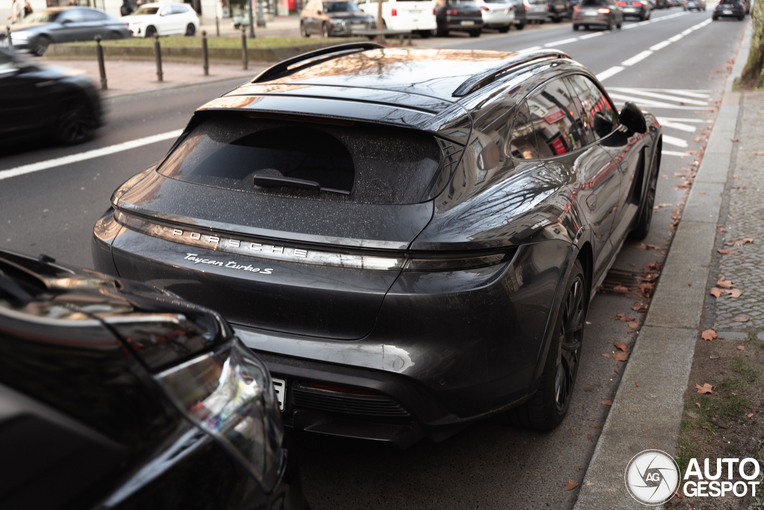 Porsche Taycan Turbo S Cross Turismo
