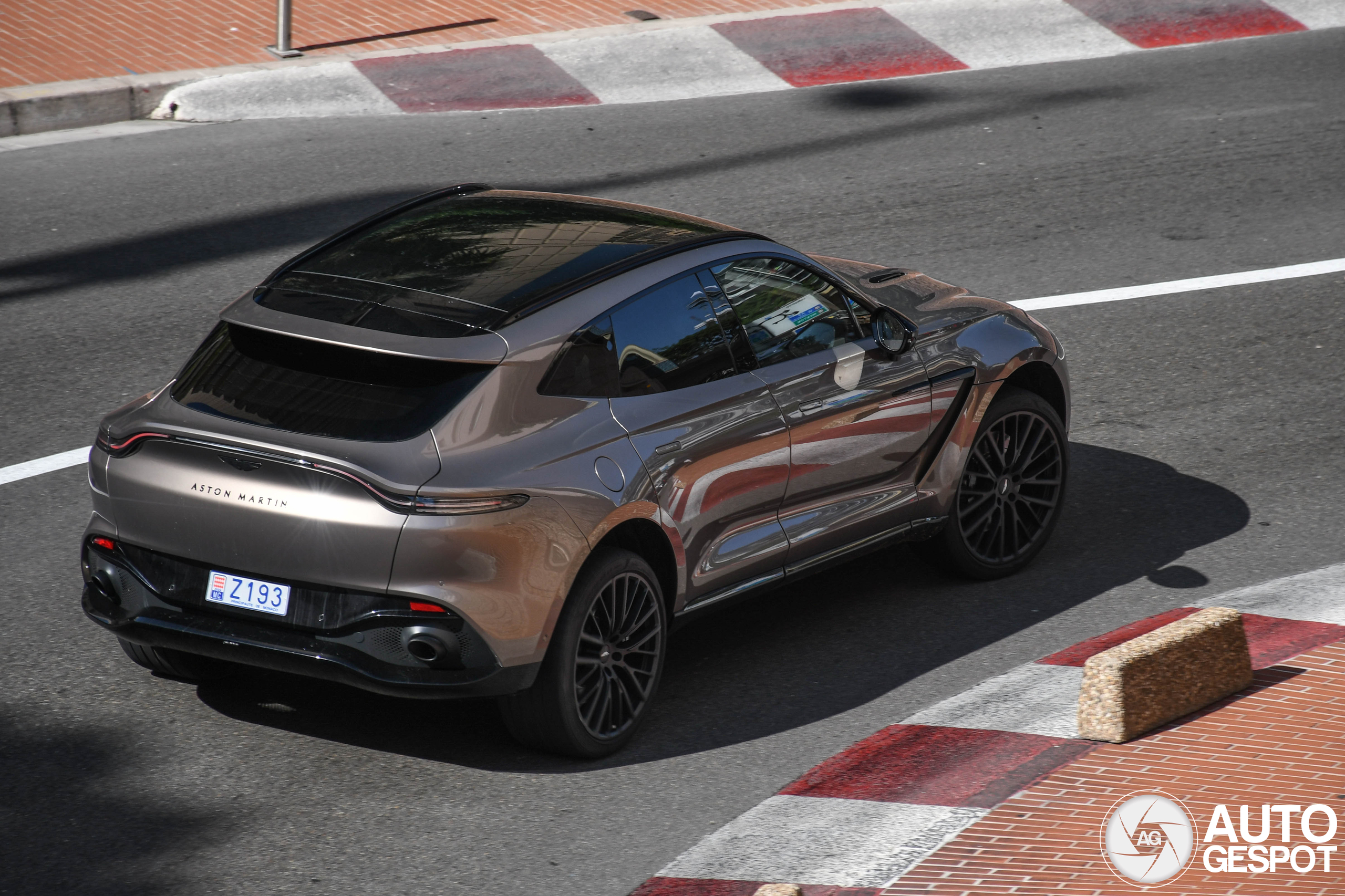 Aston Martin DBX