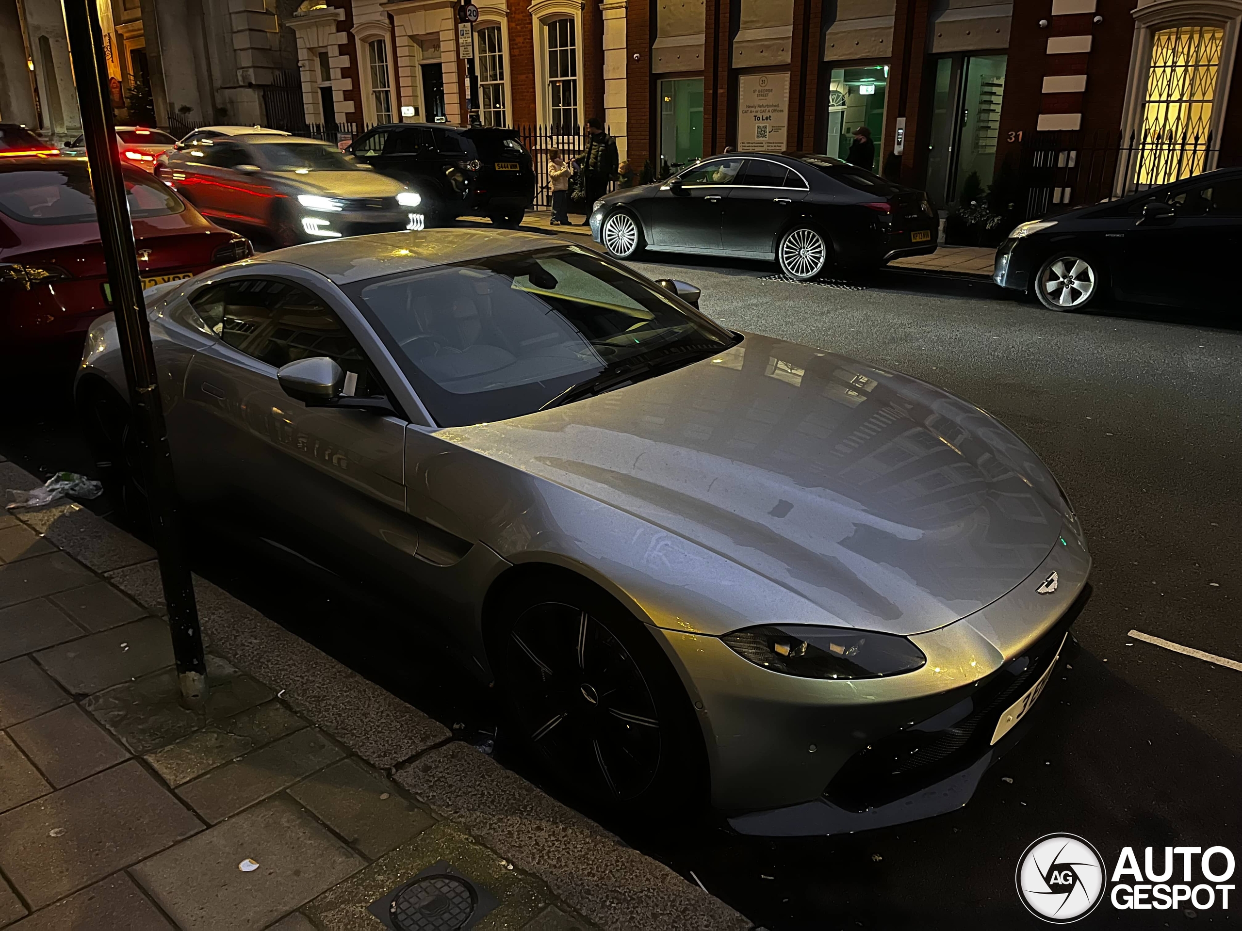 Aston Martin V8 Vantage 2018