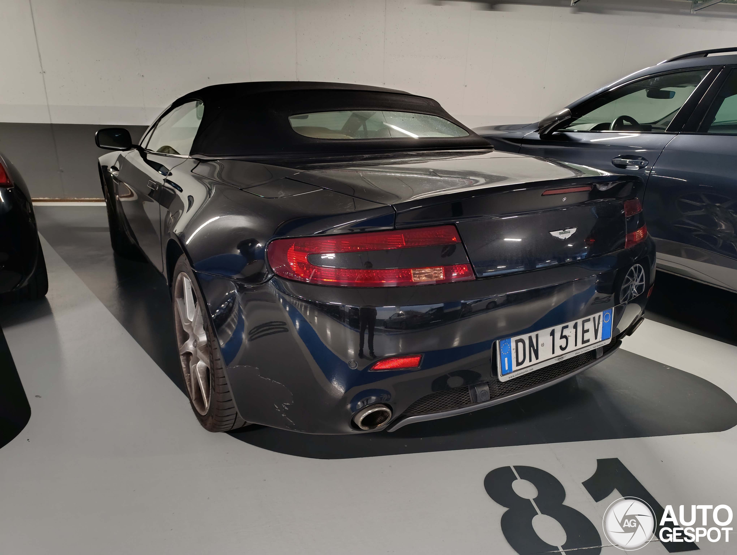 Aston Martin V8 Vantage Roadster