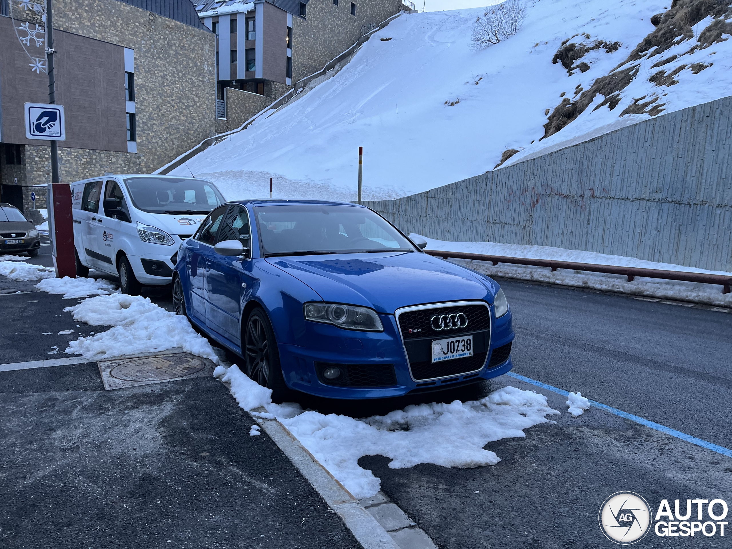 Audi RS4 Sedan