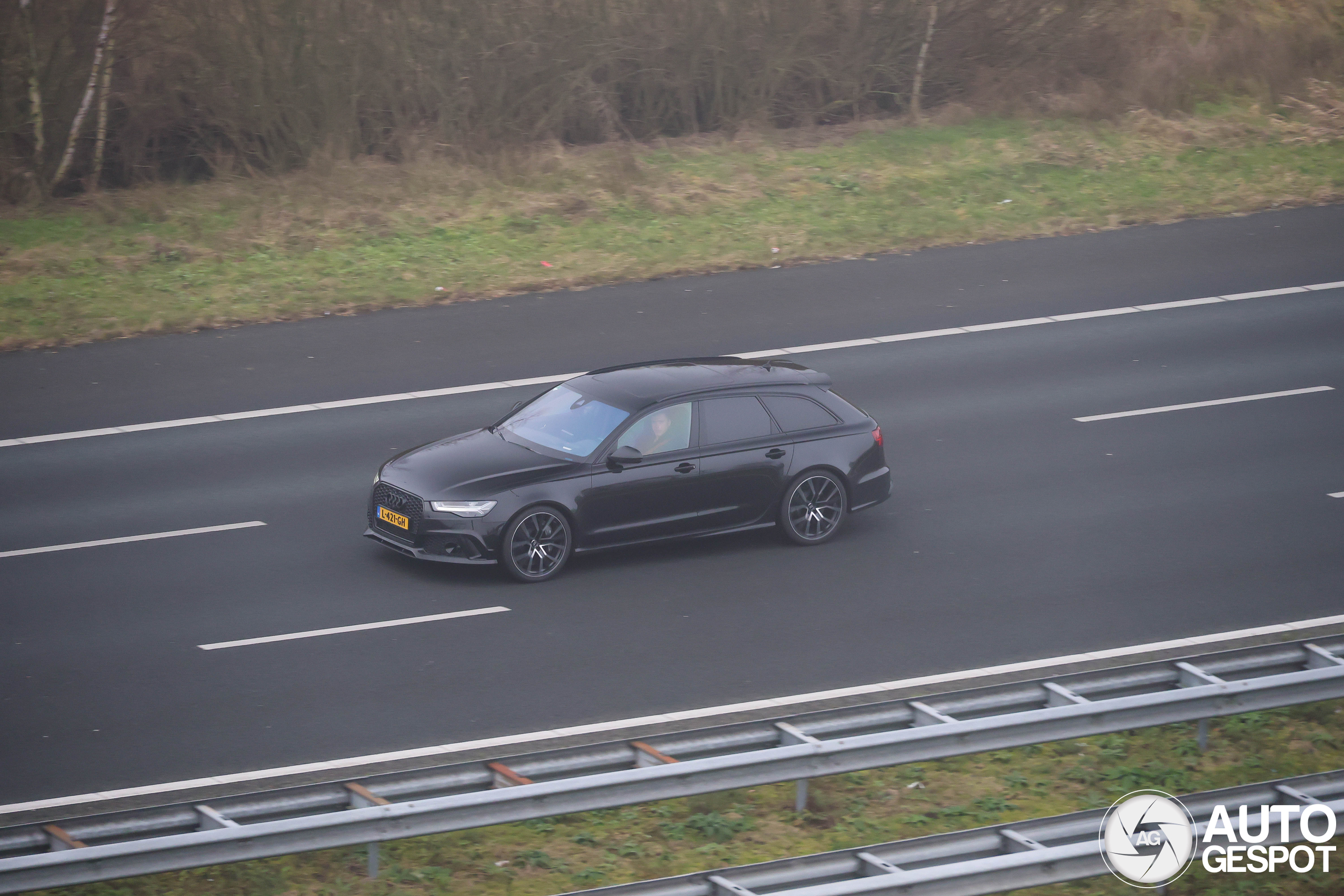Audi RS6 Avant C7 2015
