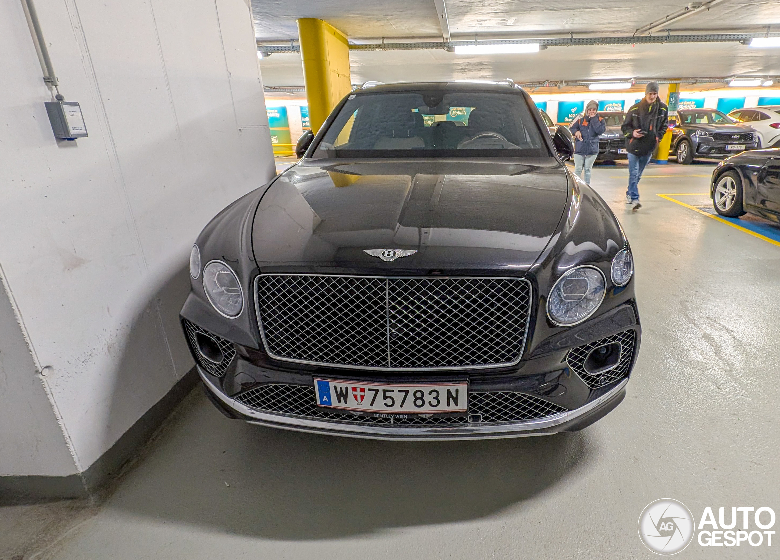 Bentley Bentayga Azure