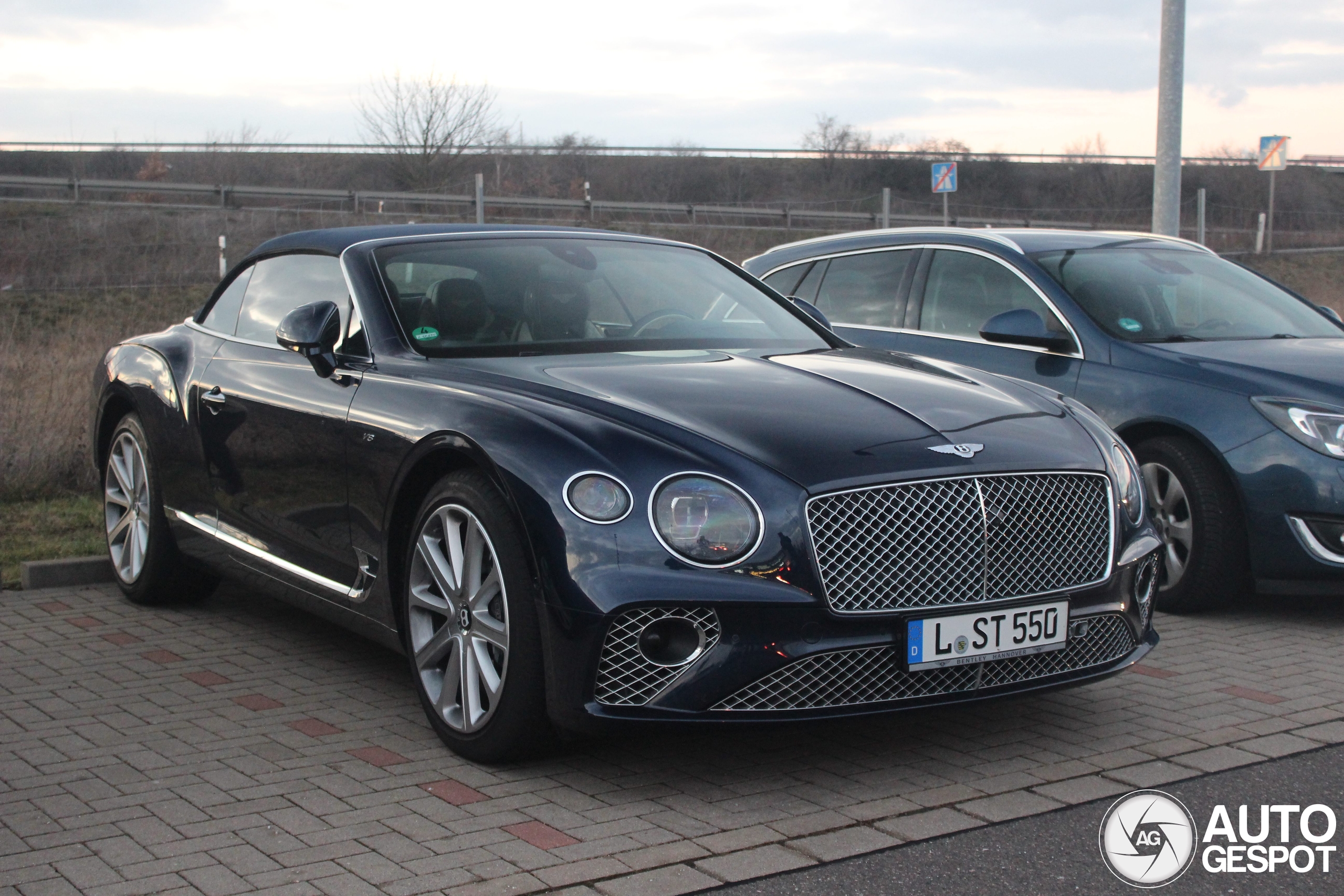 Bentley Continental GTC V8 2020