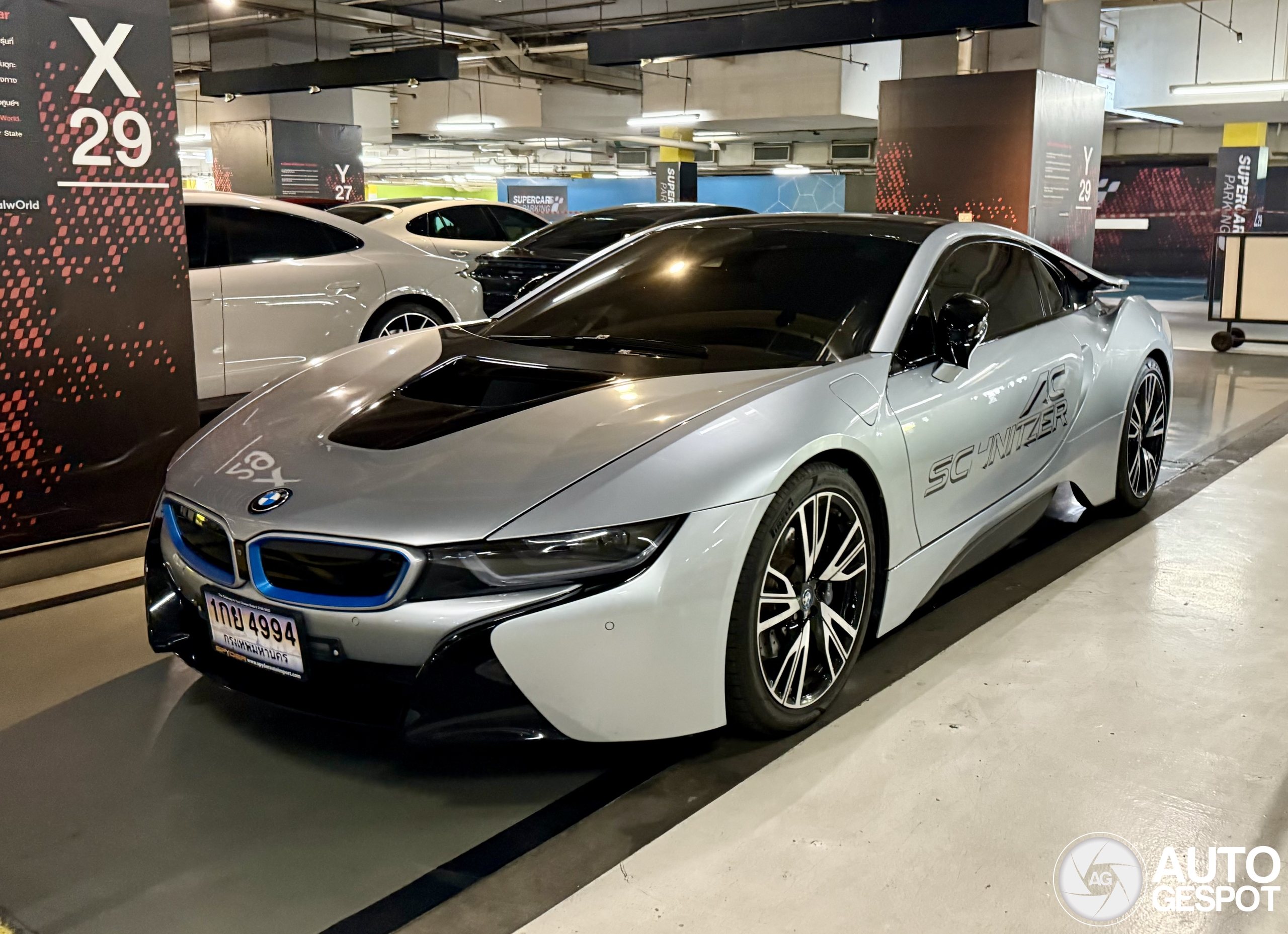 BMW i8