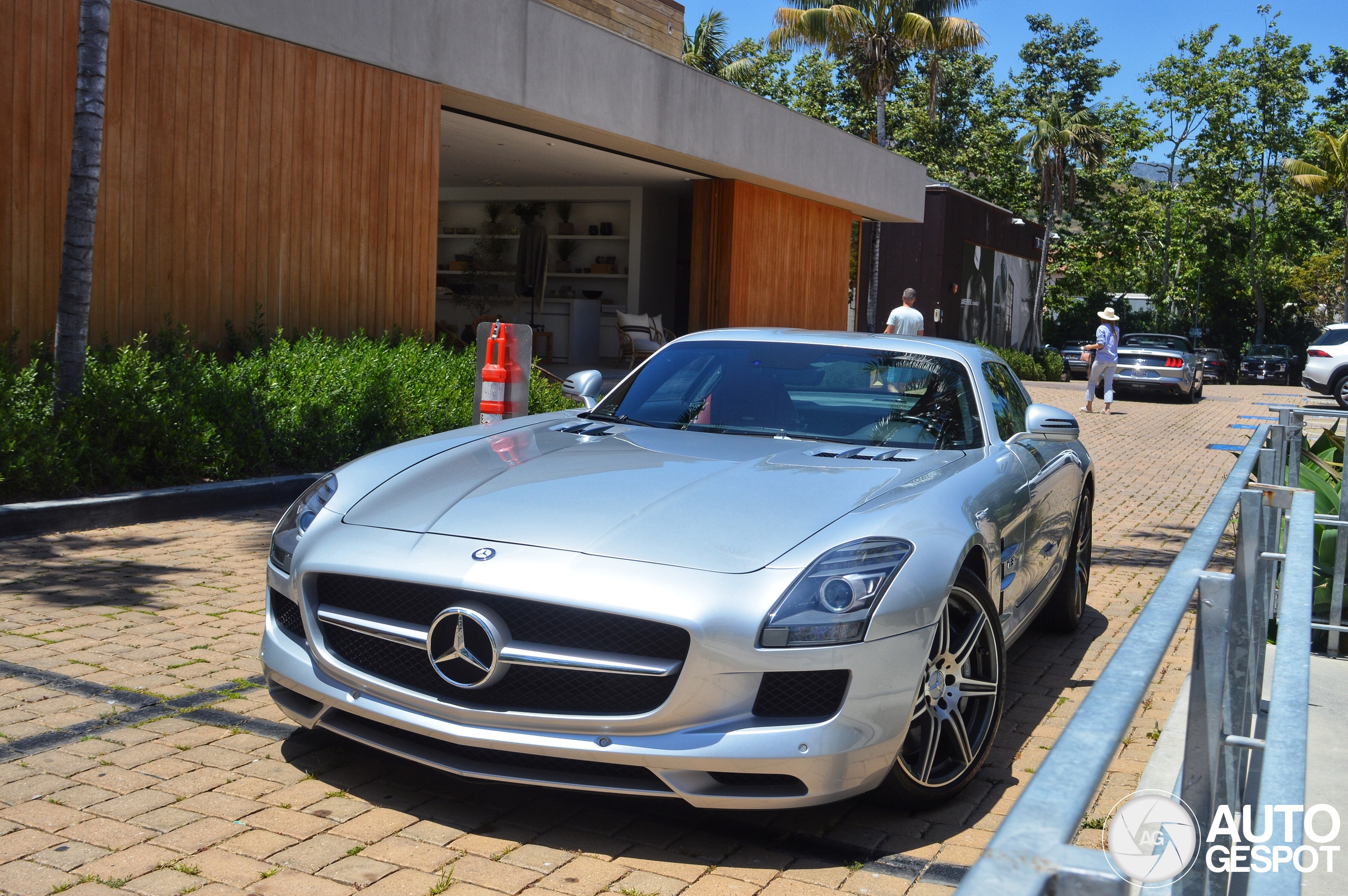 Mercedes-Benz SLS AMG