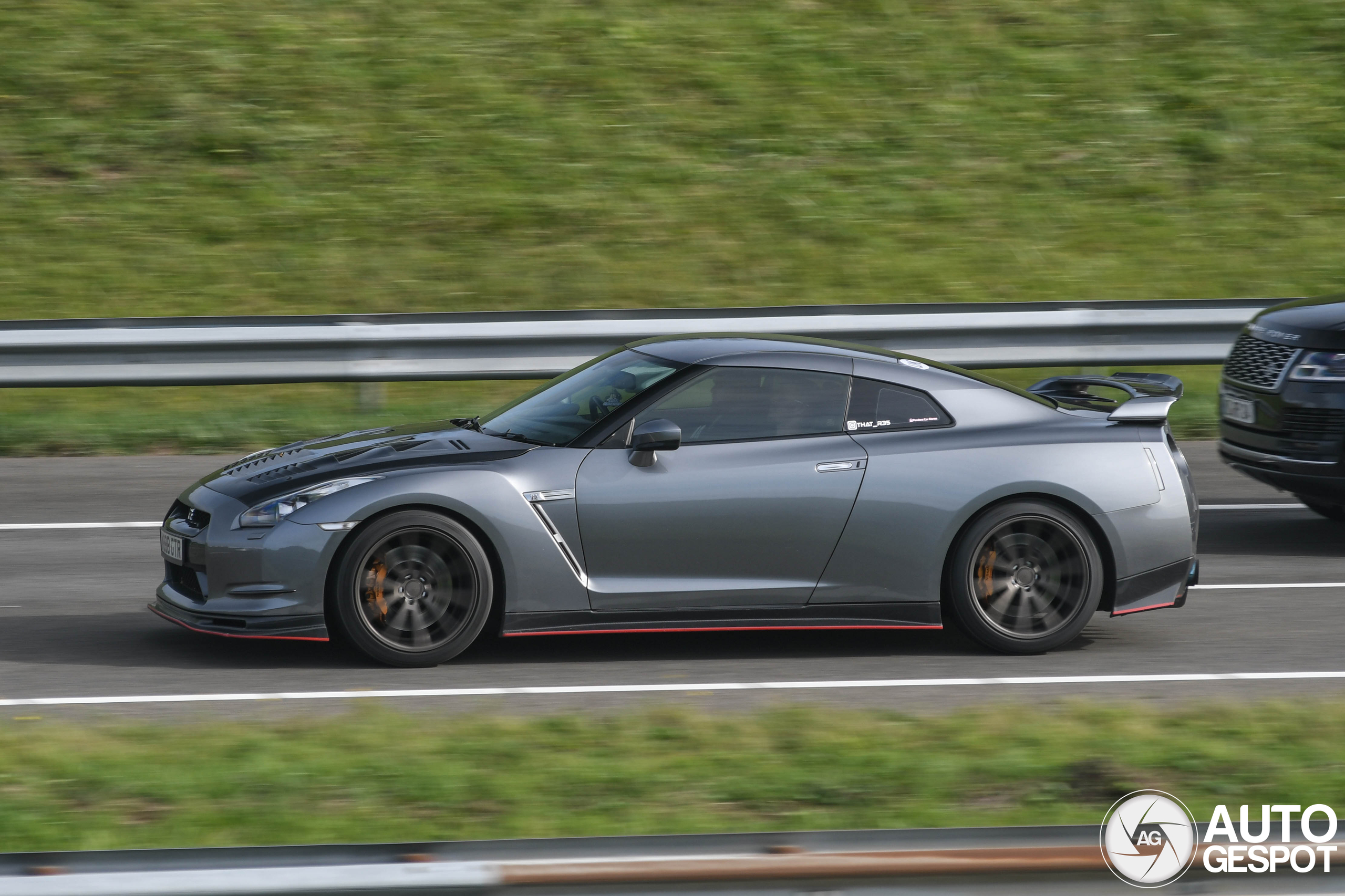 Nissan GT-R
