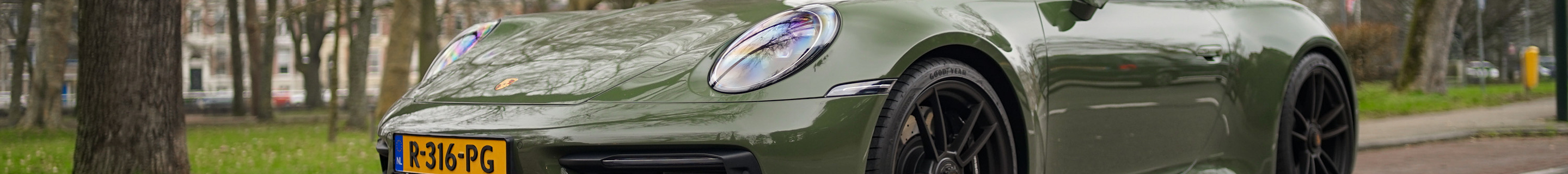 Porsche 992 Carrera 4 GTS Cabriolet