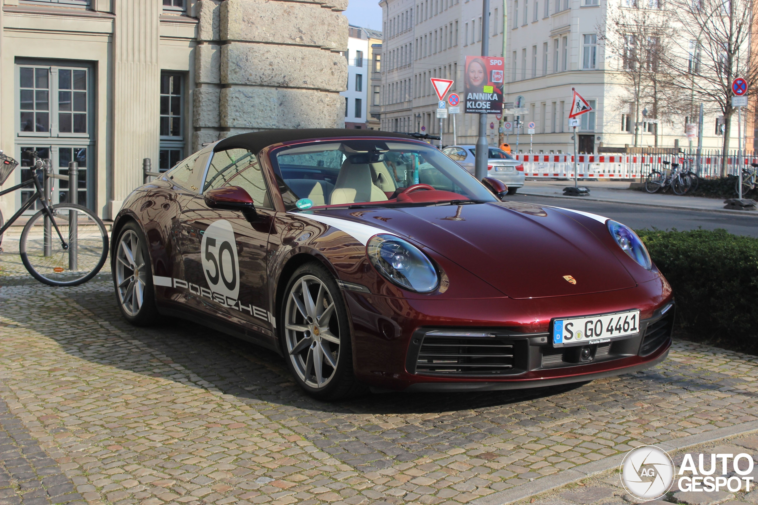 Porsche 992 Targa 4S Heritage Design Edition
