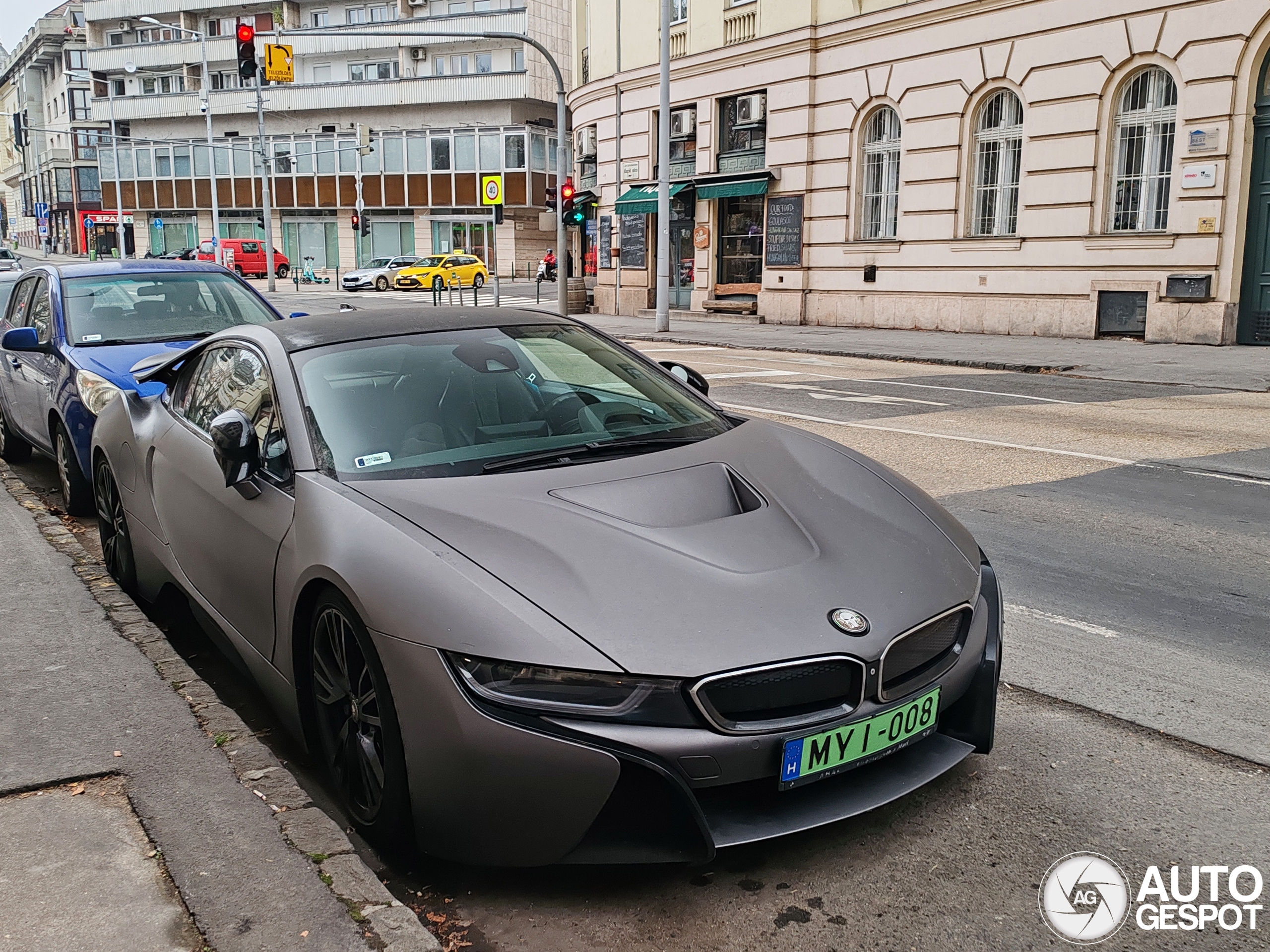 BMW i8