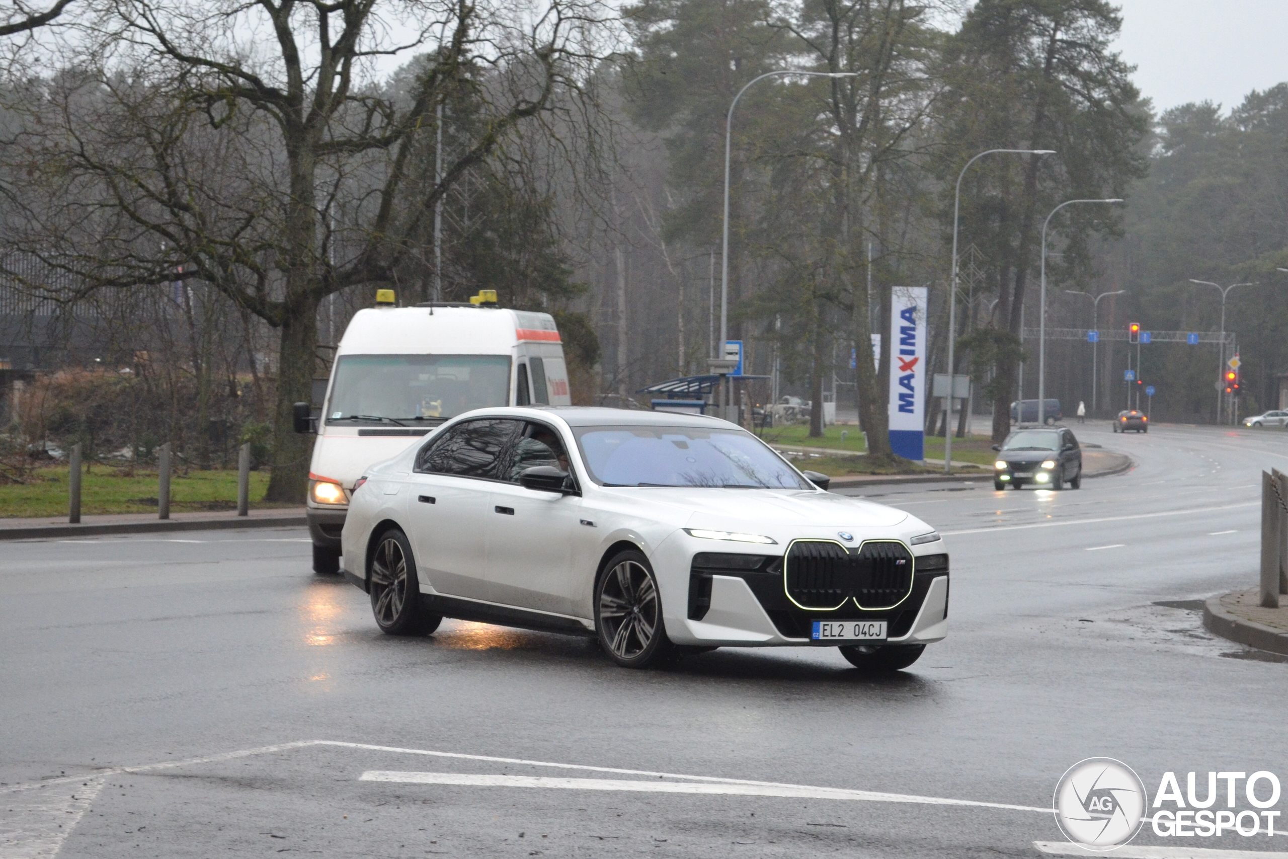 BMW M760e xDrive