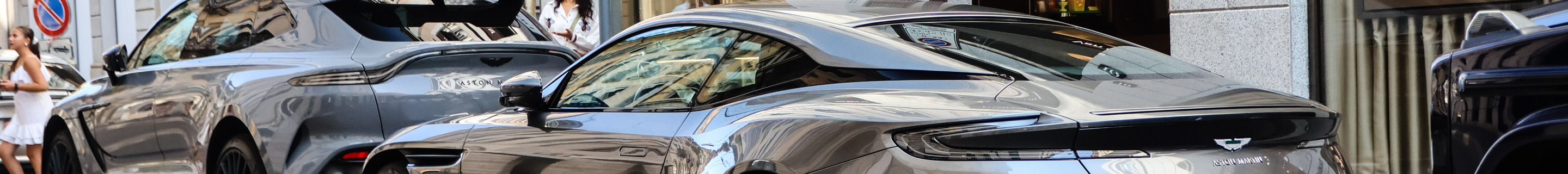Aston Martin DB11 AMR