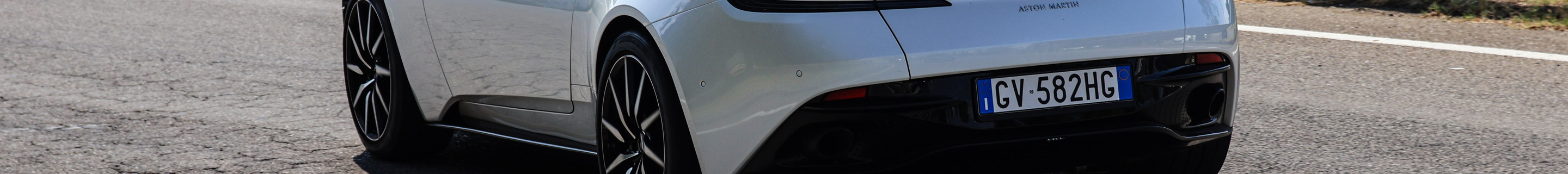 Aston Martin DB11 V8