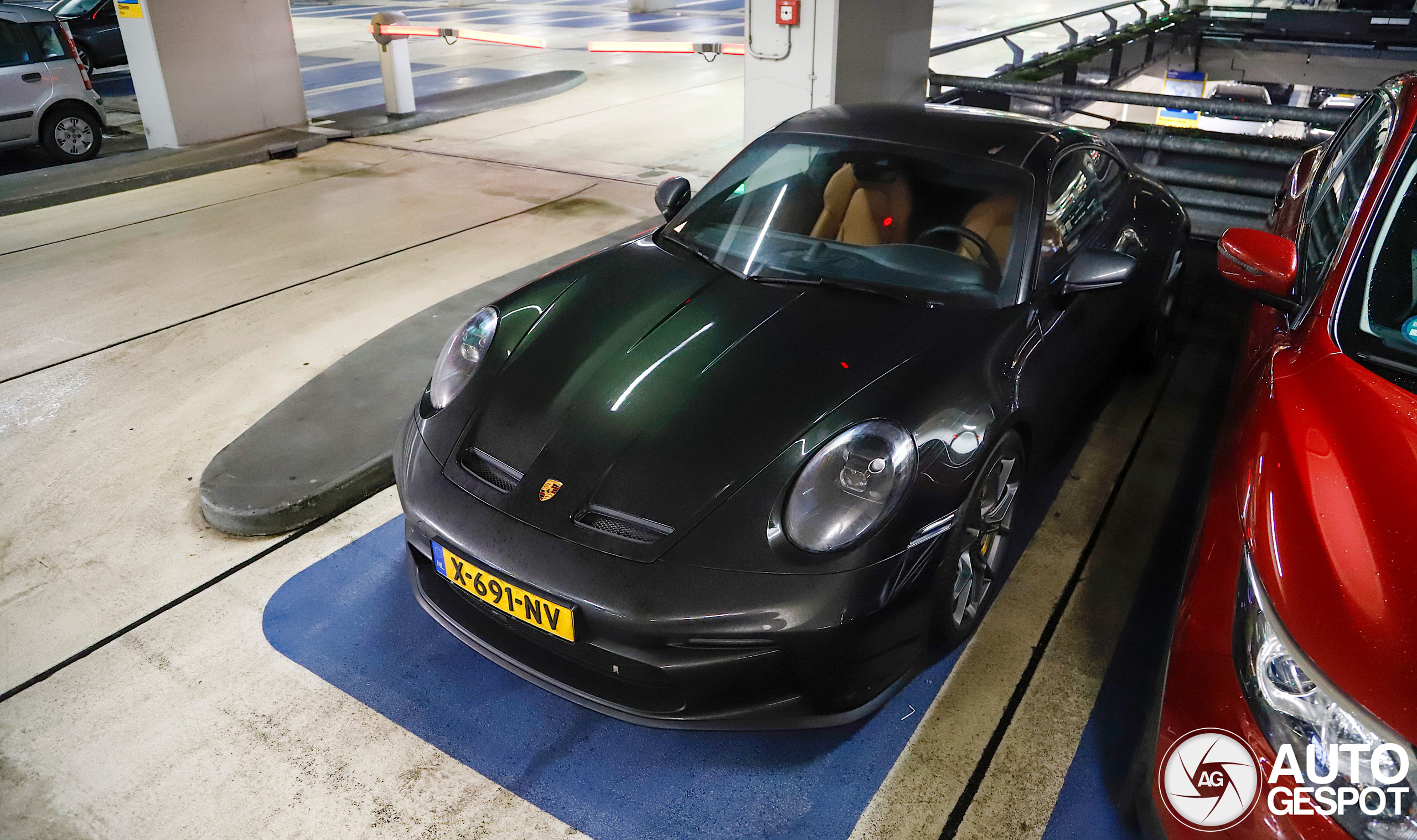 Porsche 992 GT3 Touring