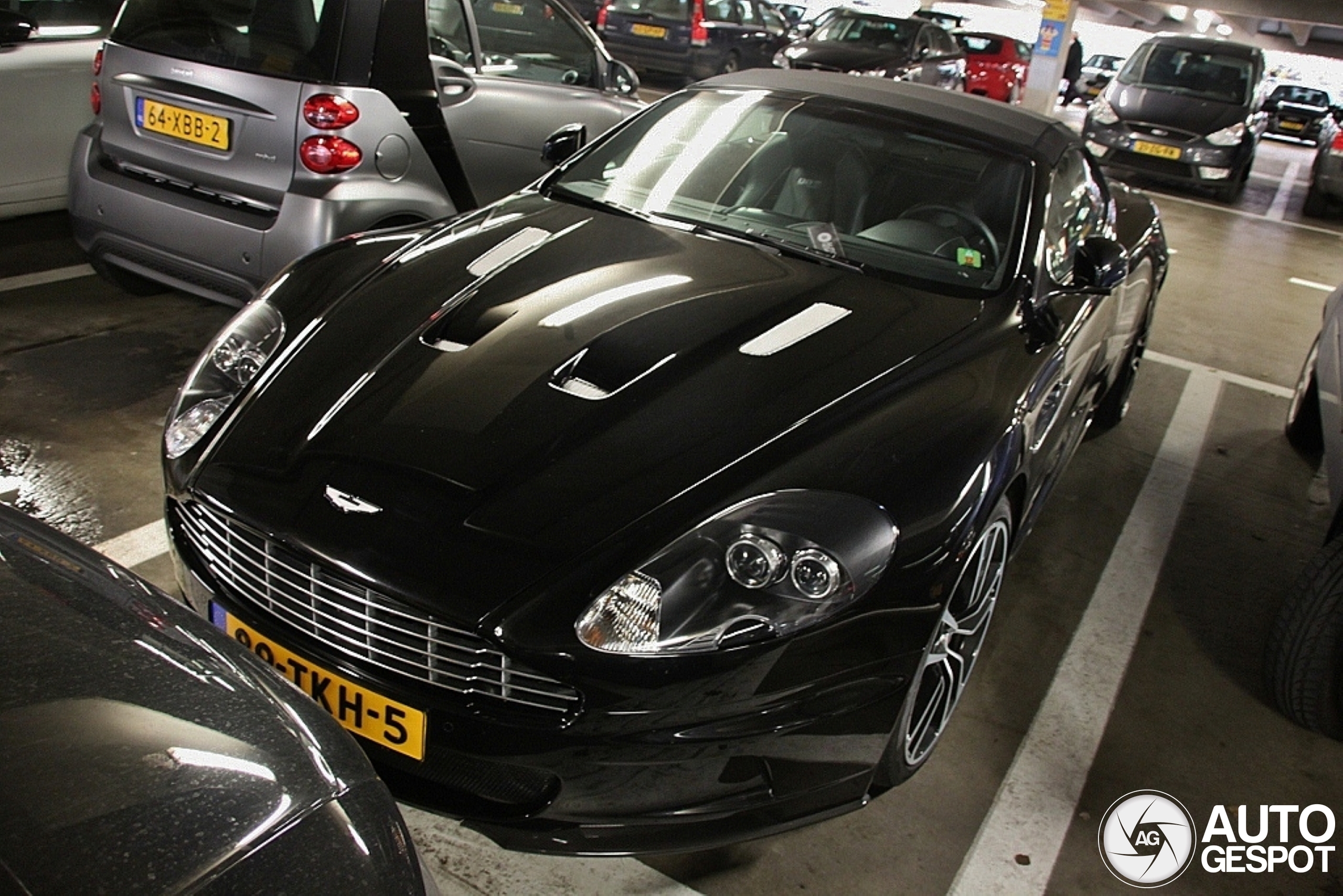 Aston Martin DBS Volante