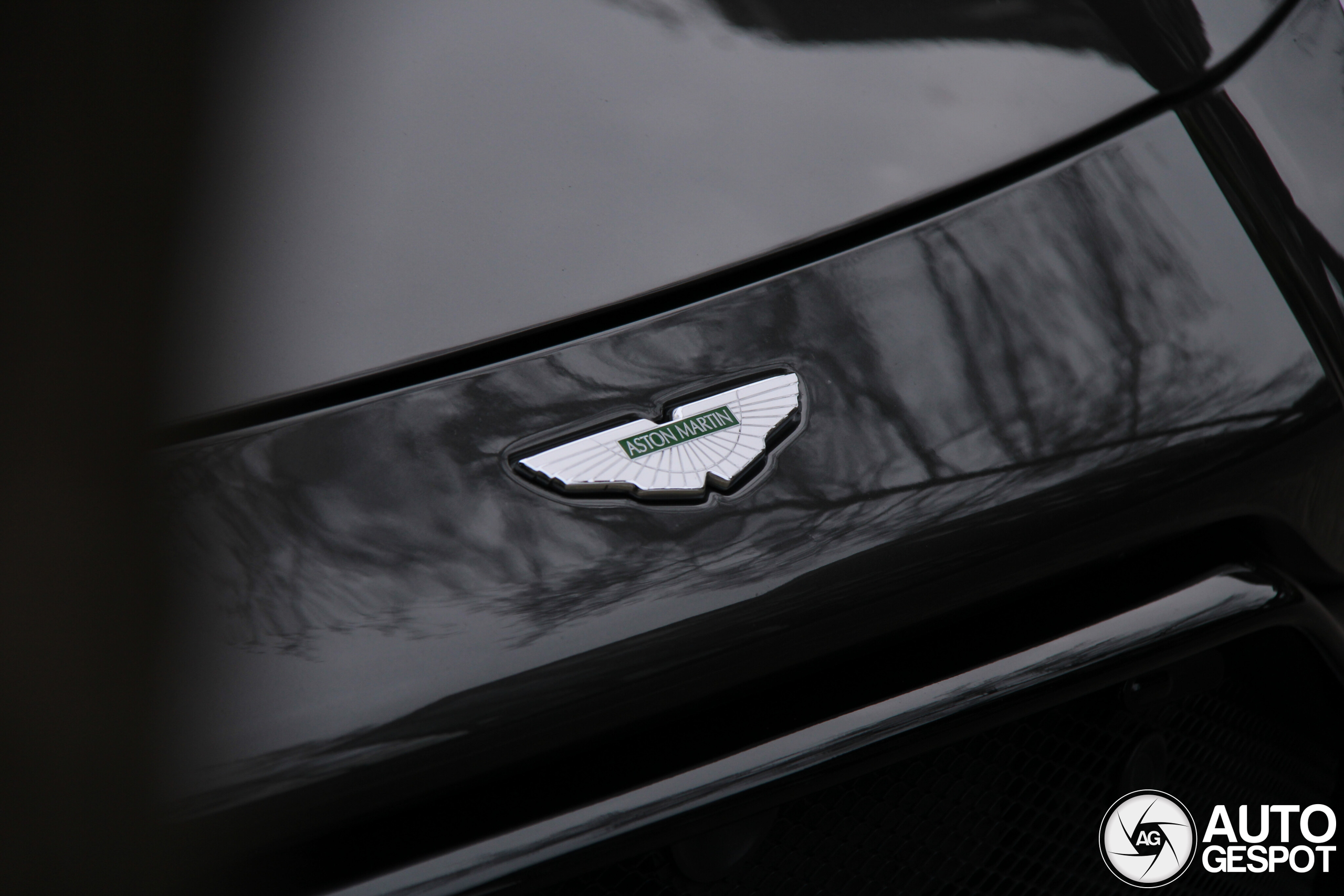 Aston Martin V8 Vantage 2018