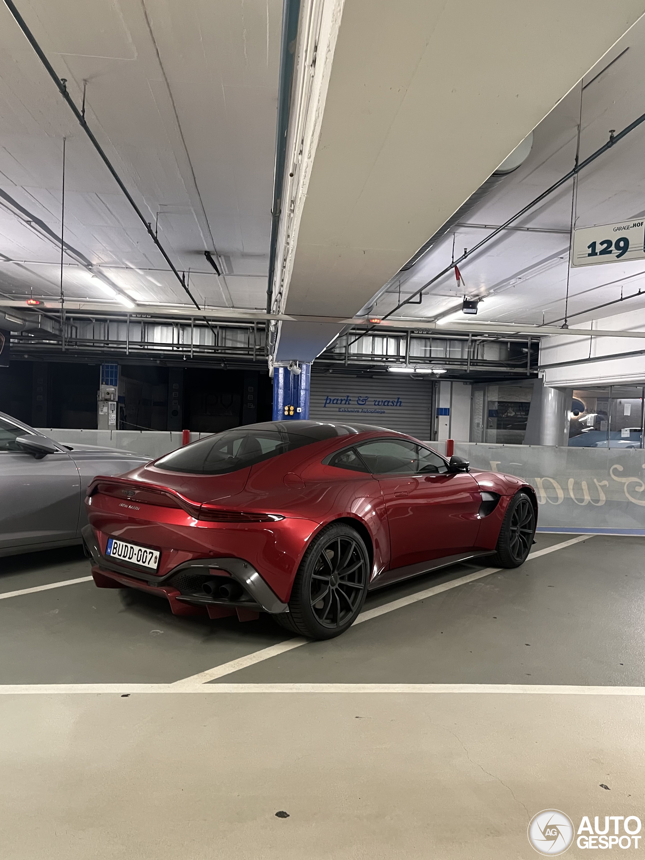 Aston Martin V8 Vantage 2018
