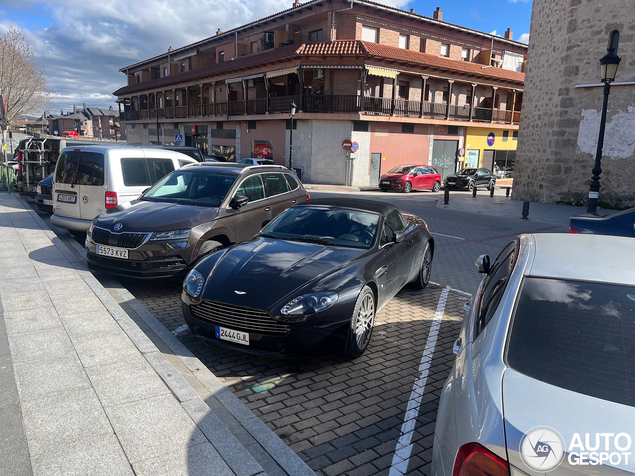 Aston Martin V8 Vantage Roadster