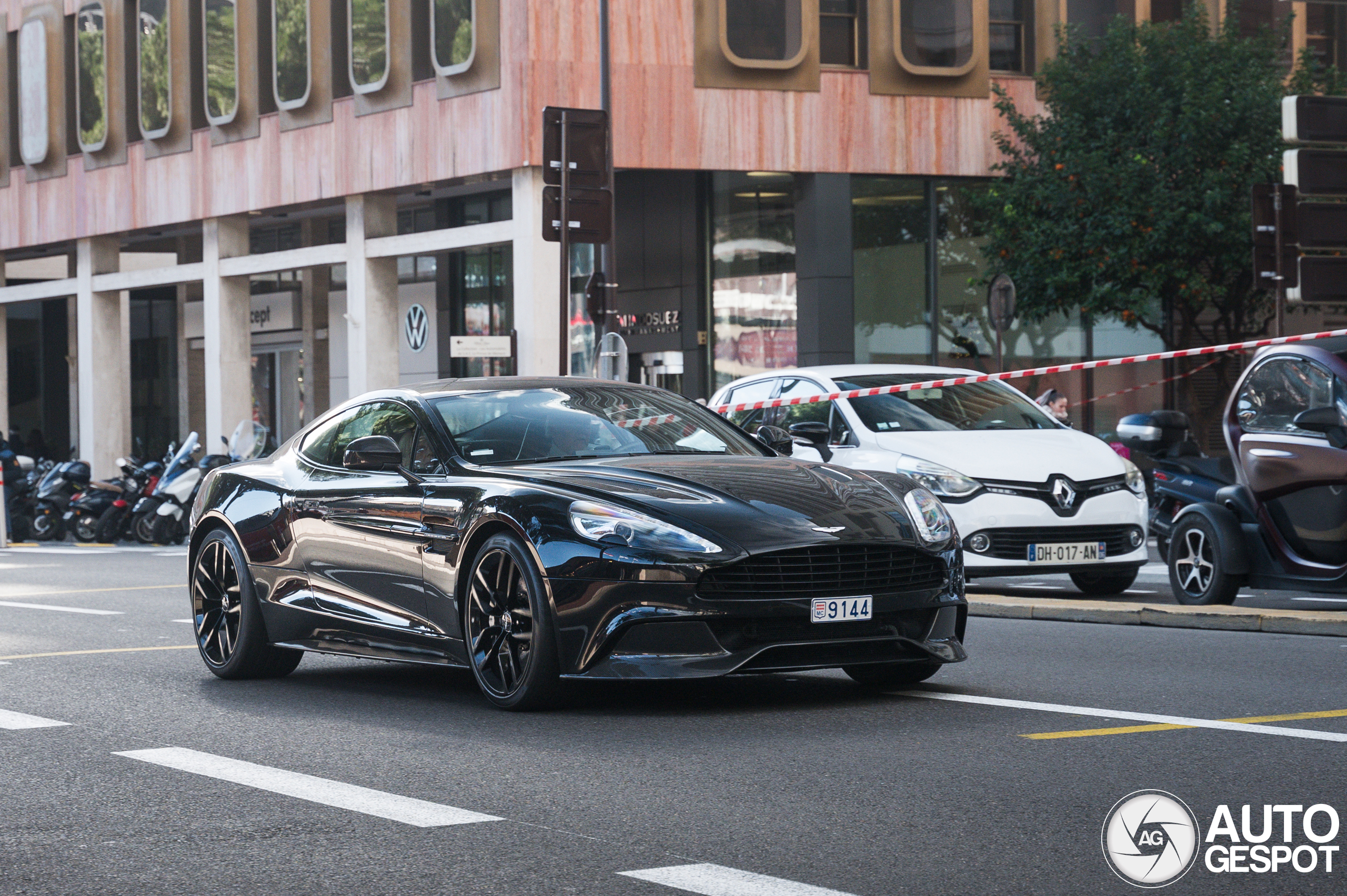 Aston Martin Vanquish 2013