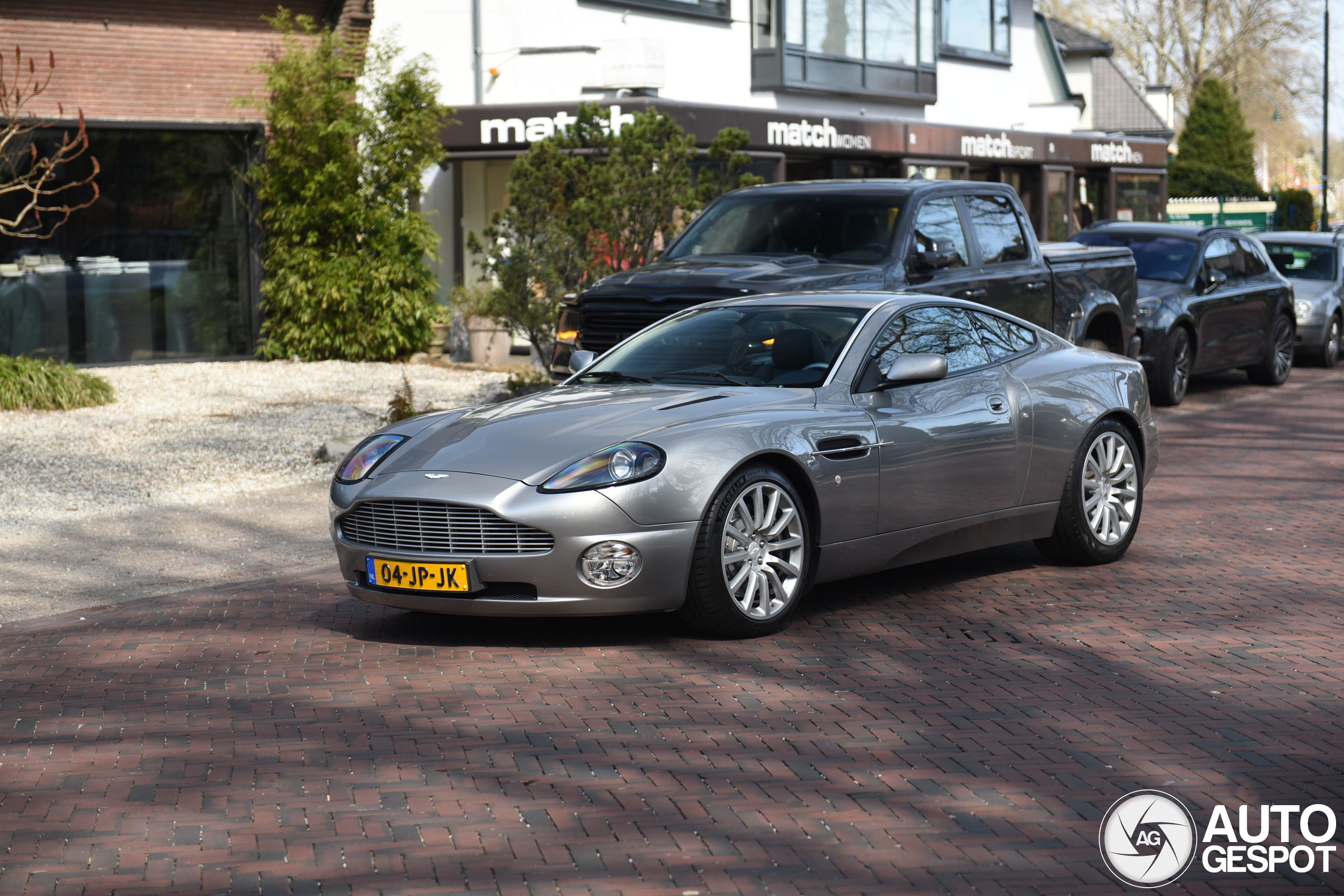 Aston Martin Vanquish