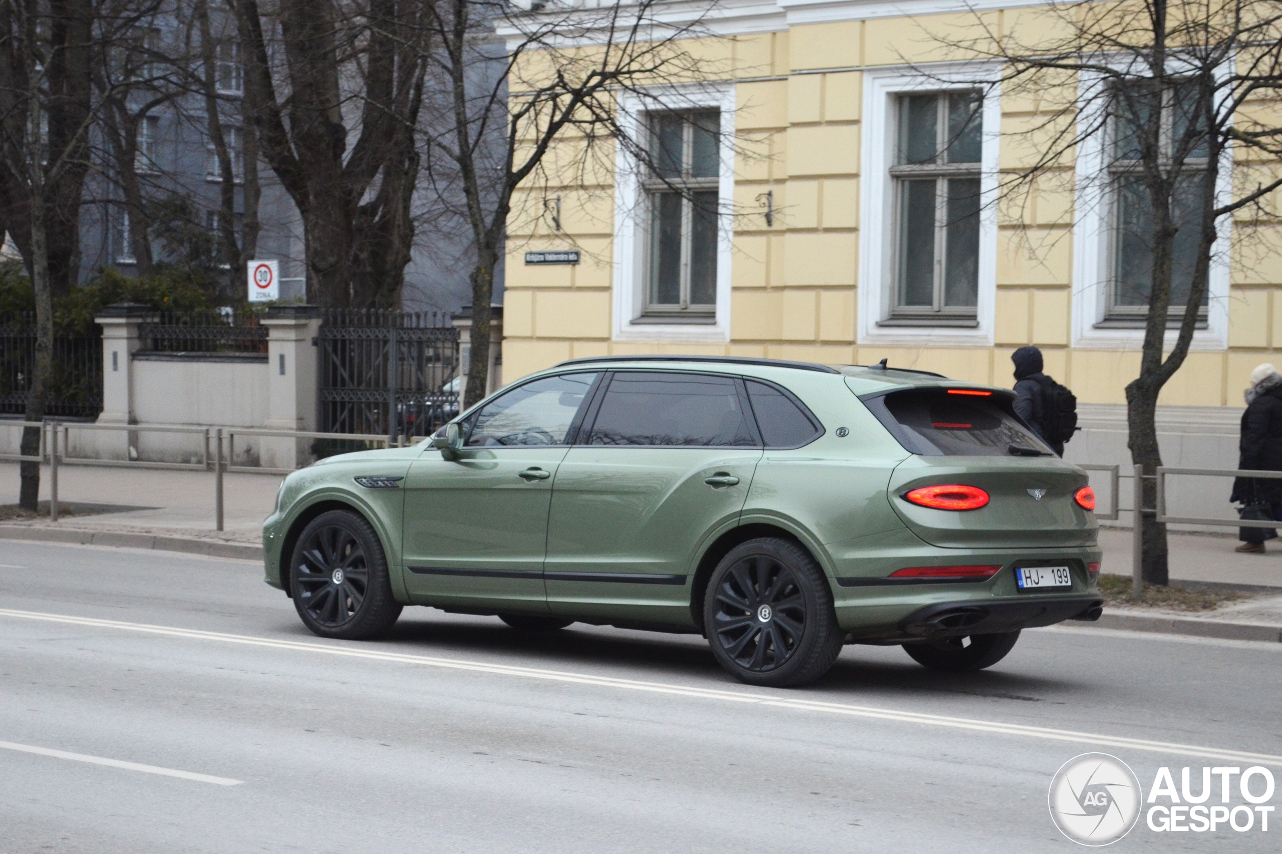 Bentley Bentayga EWB Mulliner
