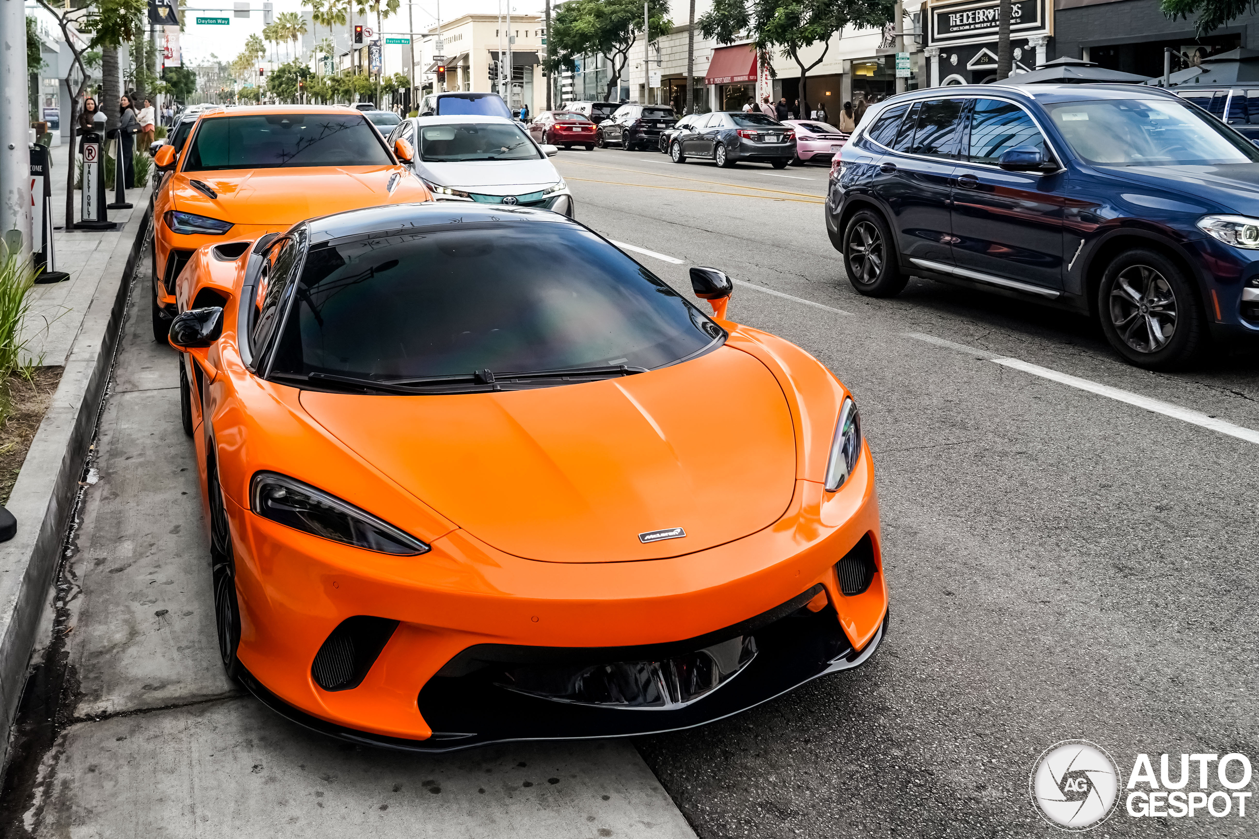 McLaren GT