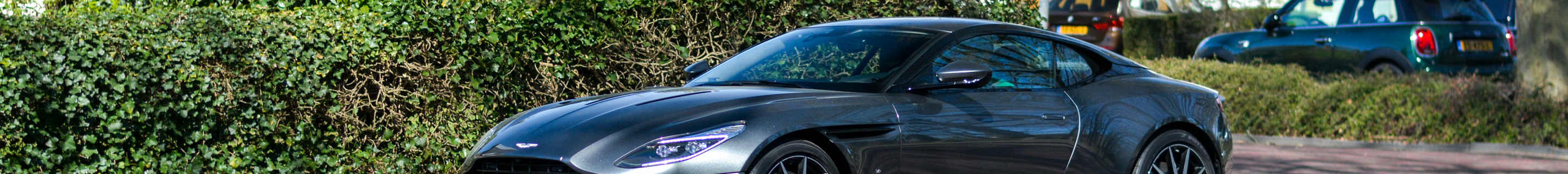 Aston Martin DB11
