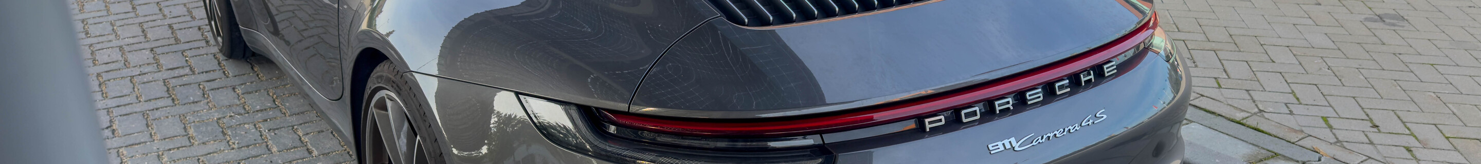 Porsche 992 Carrera 4S