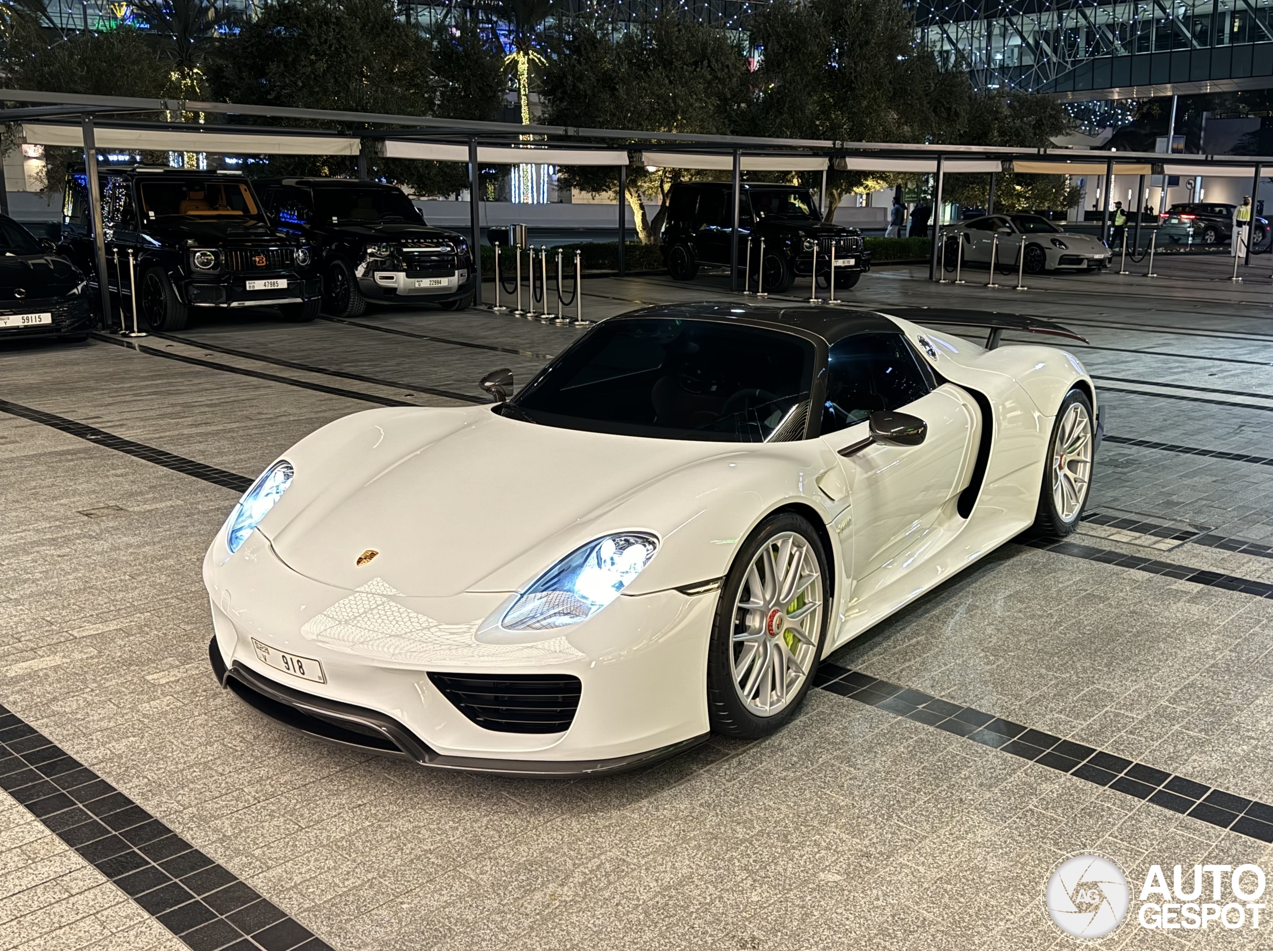 Porsche 918 Spyder Weissach Package