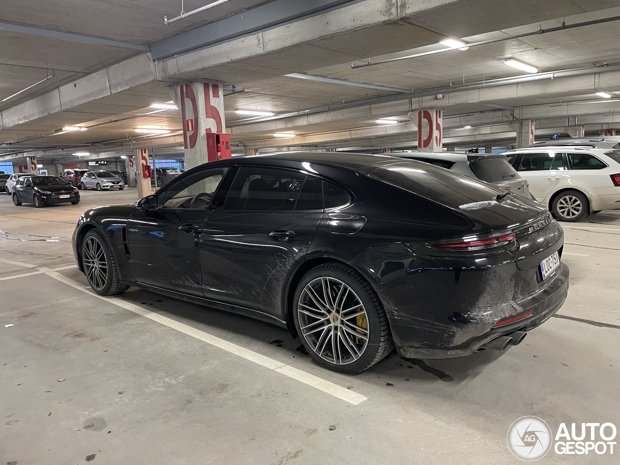 Porsche 971 Panamera Turbo S E-Hybrid Executive
