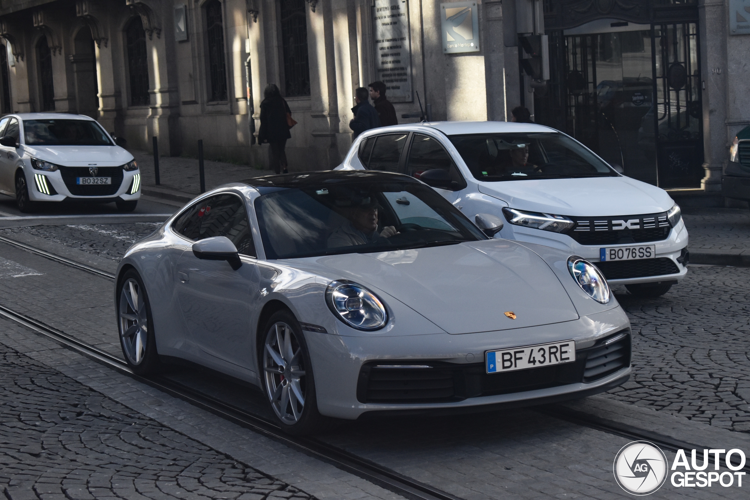 Porsche 992 Carrera 4S