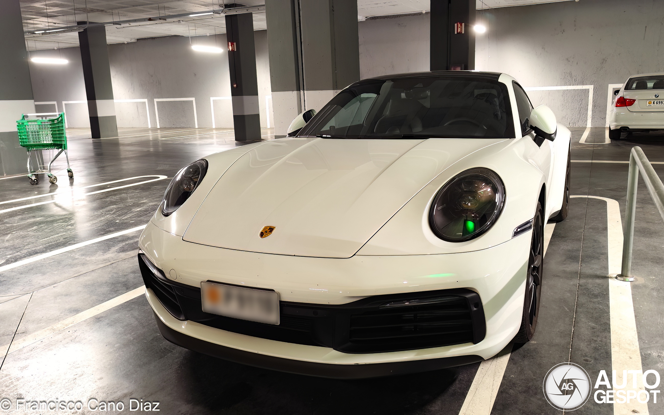 Porsche 992 Carrera 4S