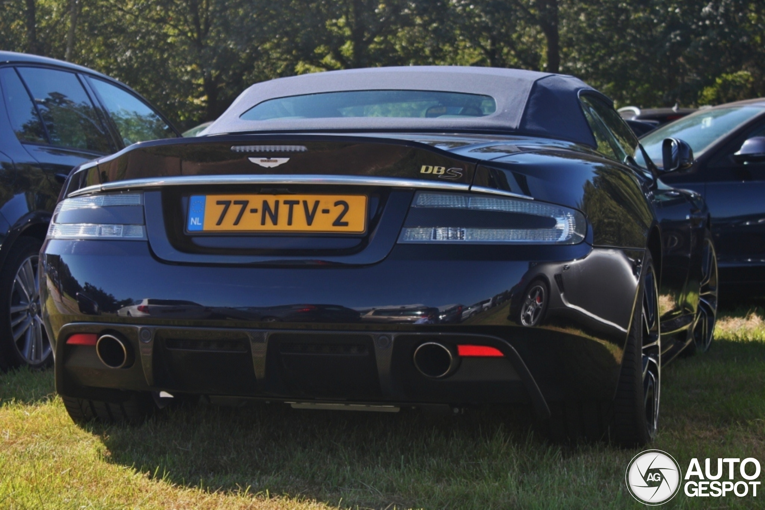Aston Martin DBS Volante UB-2010
