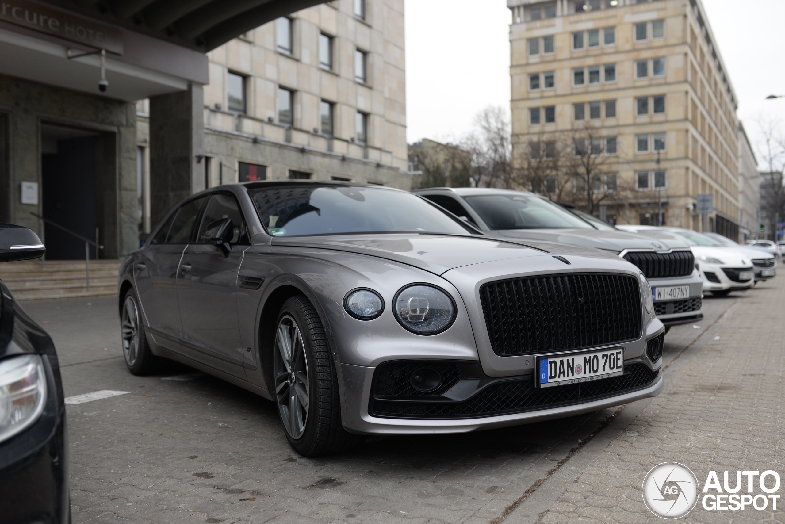 Bentley Flying Spur Hybrid S