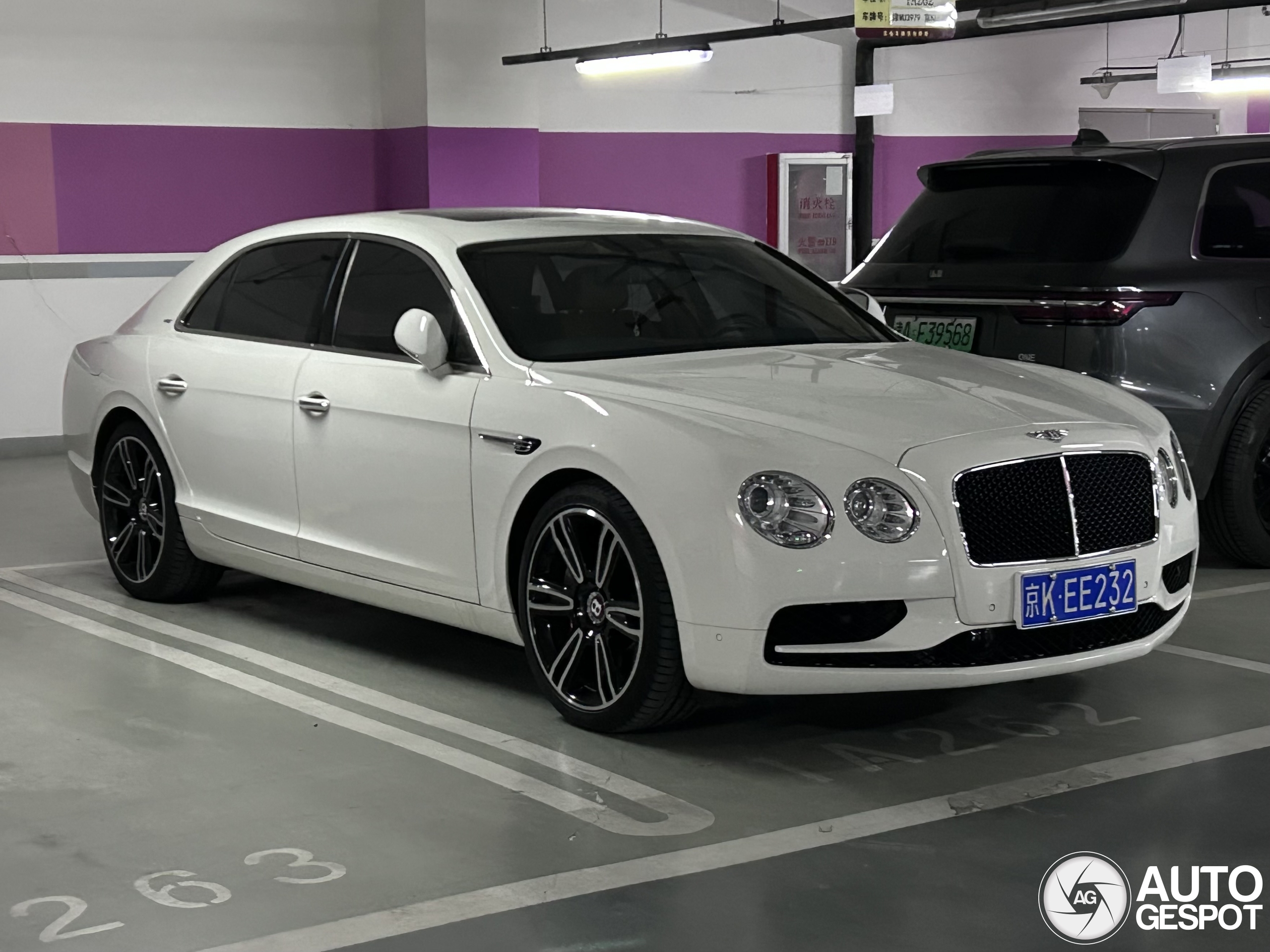 Bentley Flying Spur V8 S
