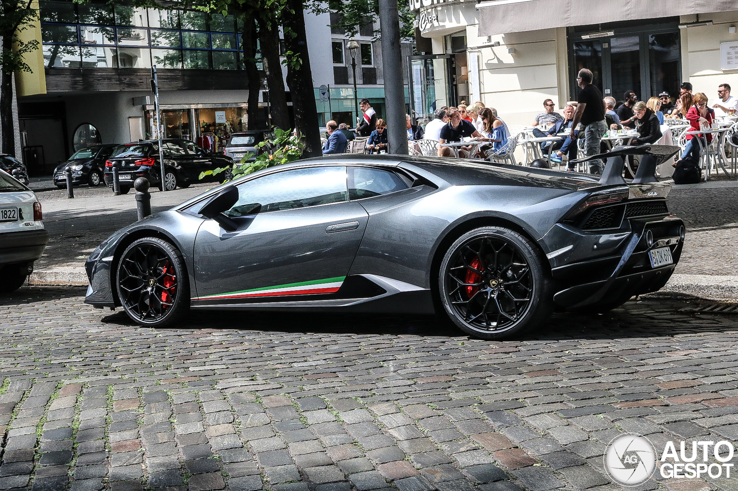 Lamborghini Huracán LP640-4 Performante