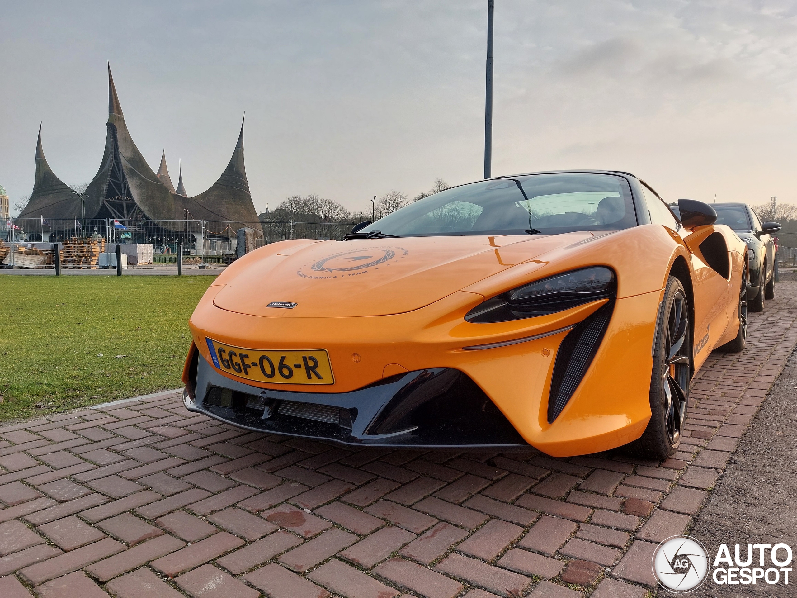 McLaren Artura Spider