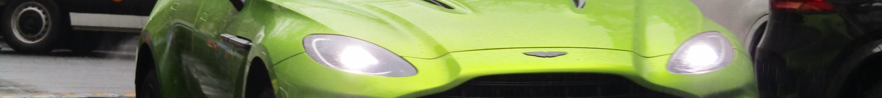 Aston Martin DBX707