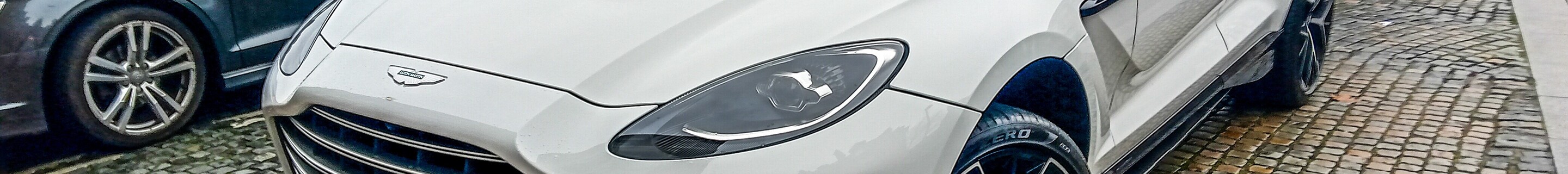 Aston Martin DBX707