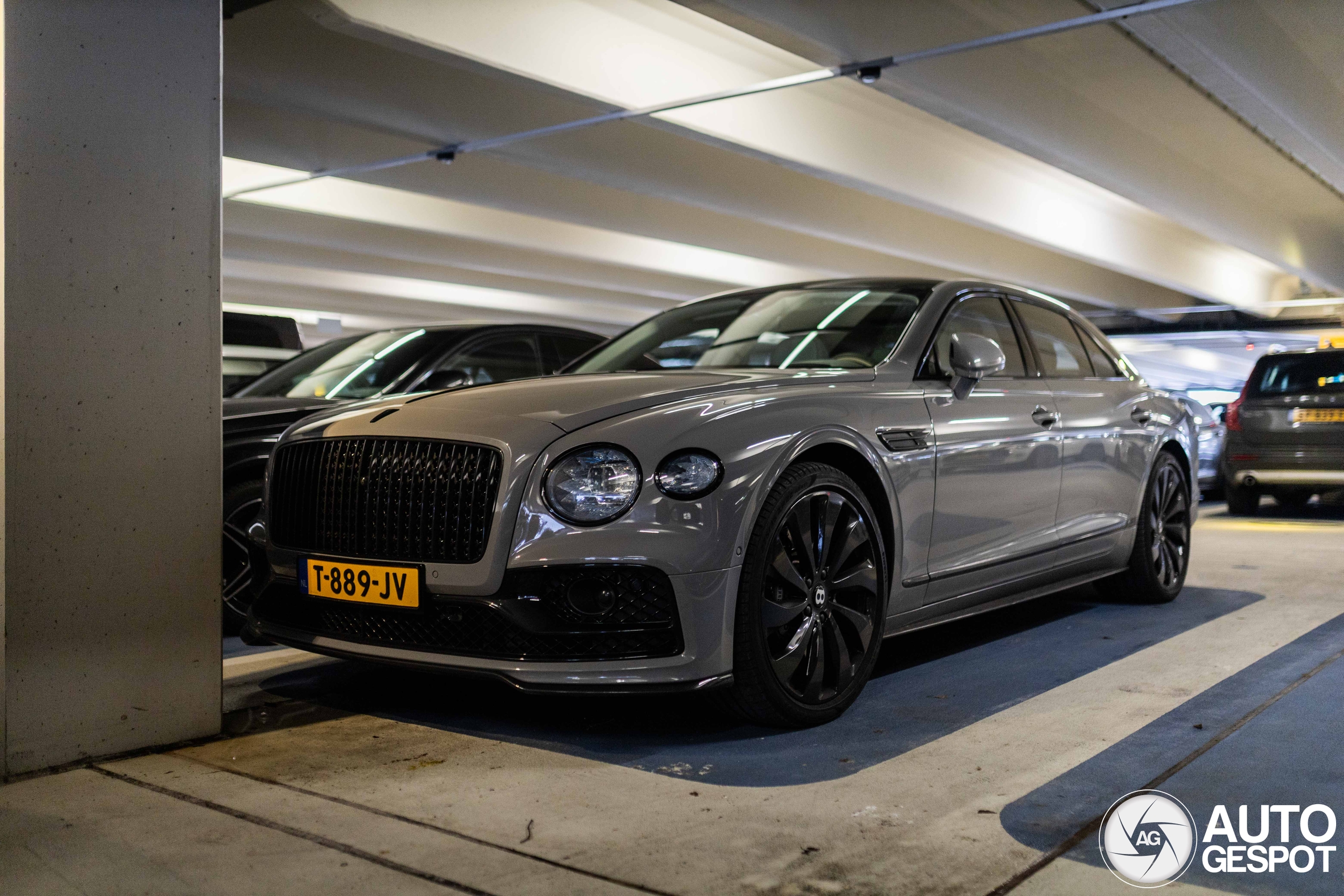 Bentley Flying Spur Hybrid