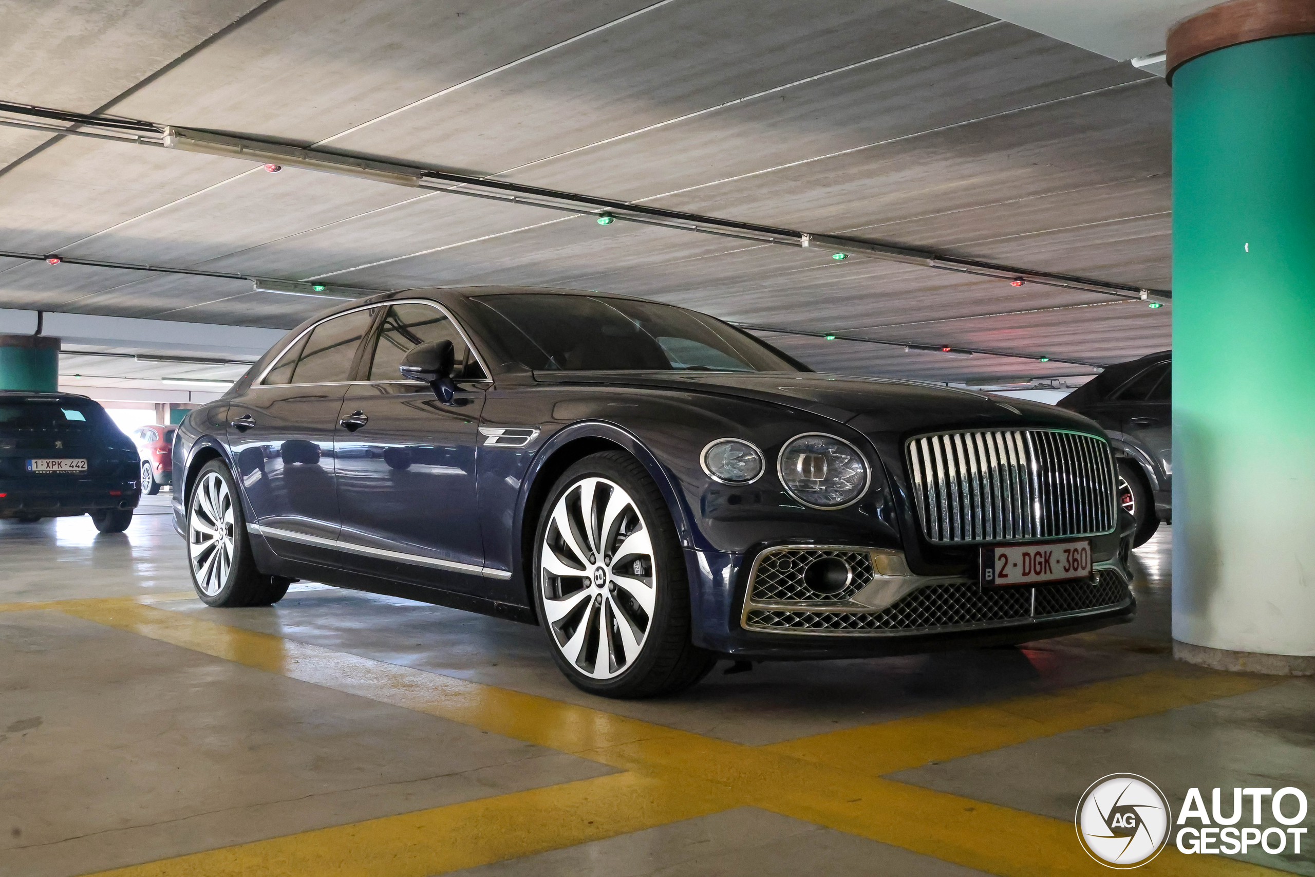 Bentley Flying Spur V8 2021