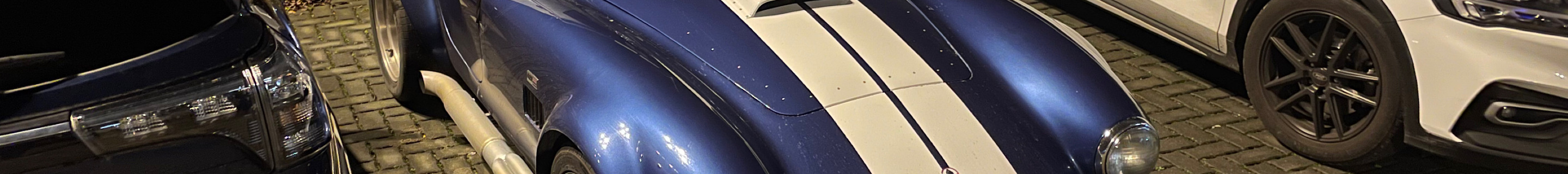 AC Cobra 427