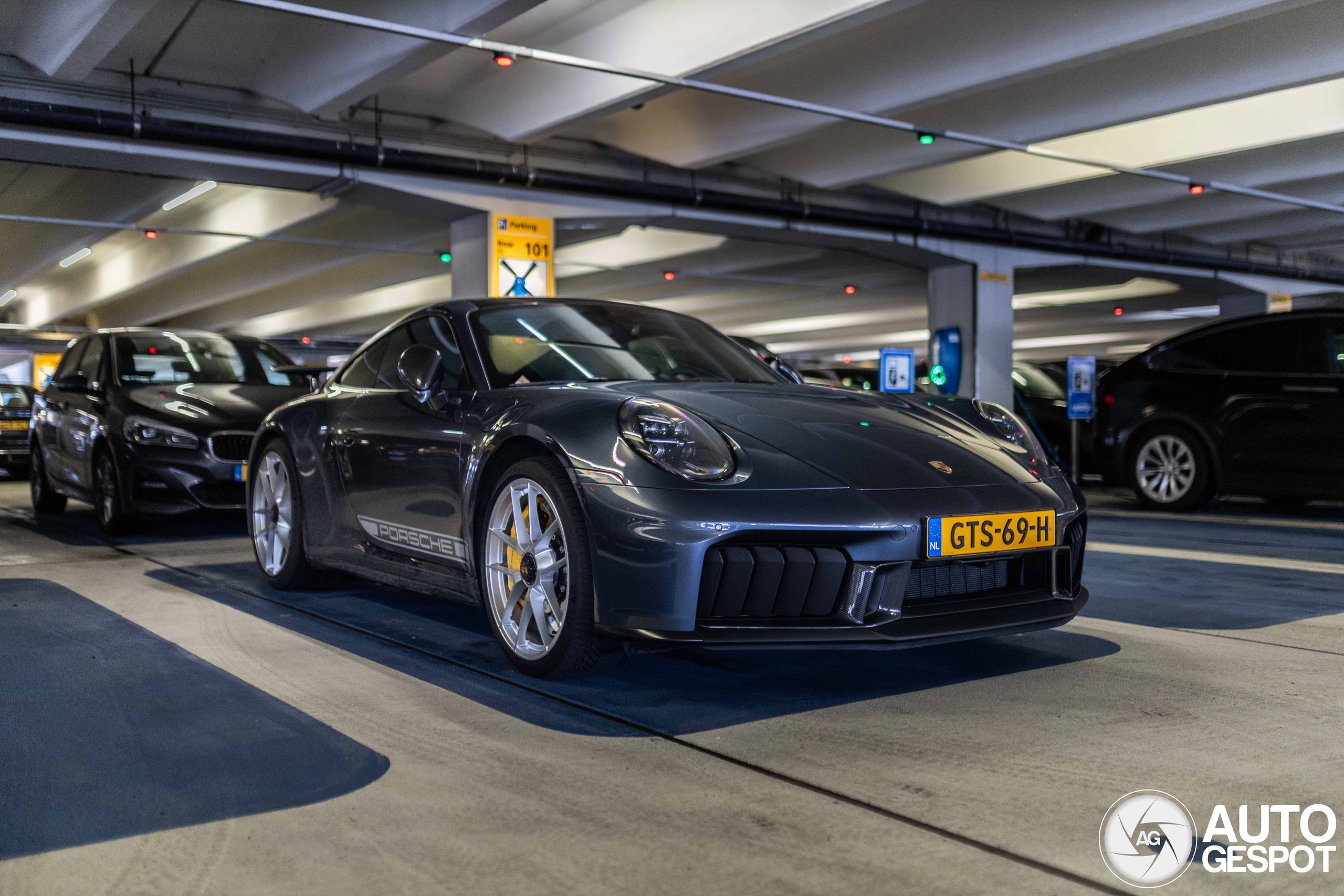Porsche 992 Carrera 4 GTS MkII